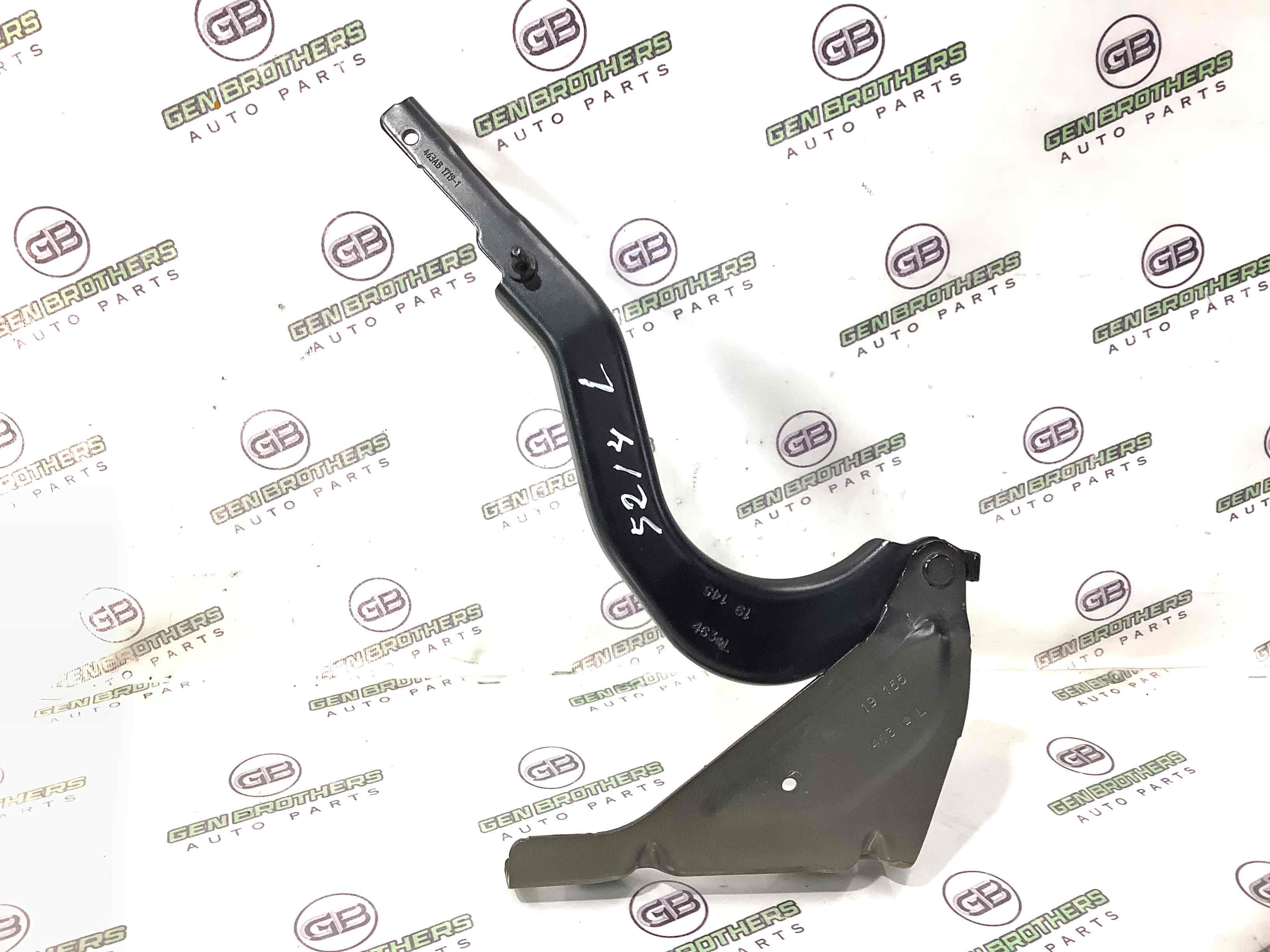 Петля капота, кронштейн капота