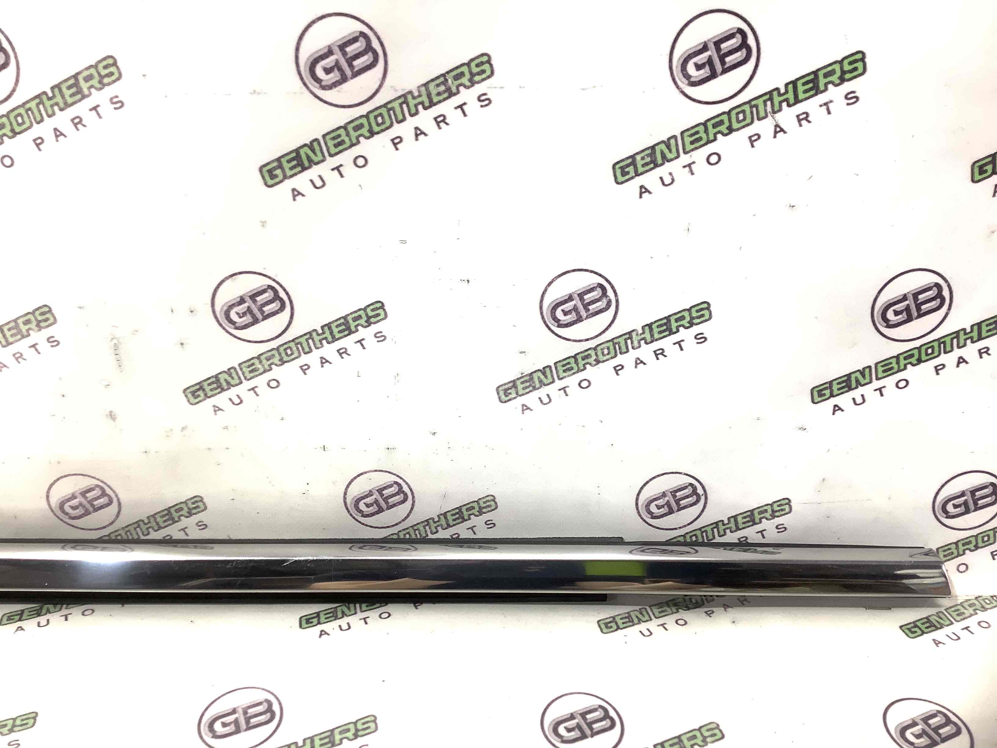 Молдинг двері задньої лівої