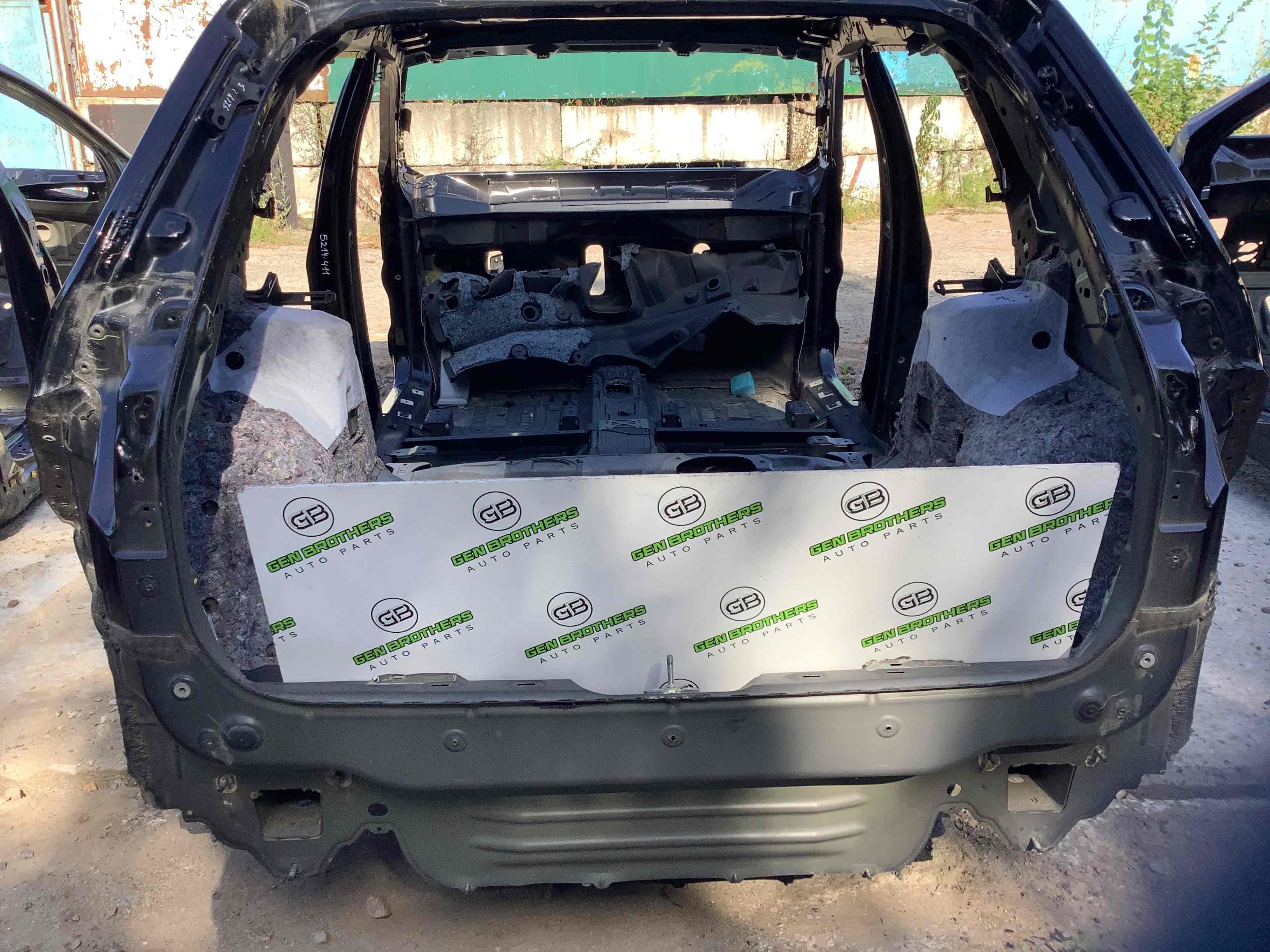 Задня панель