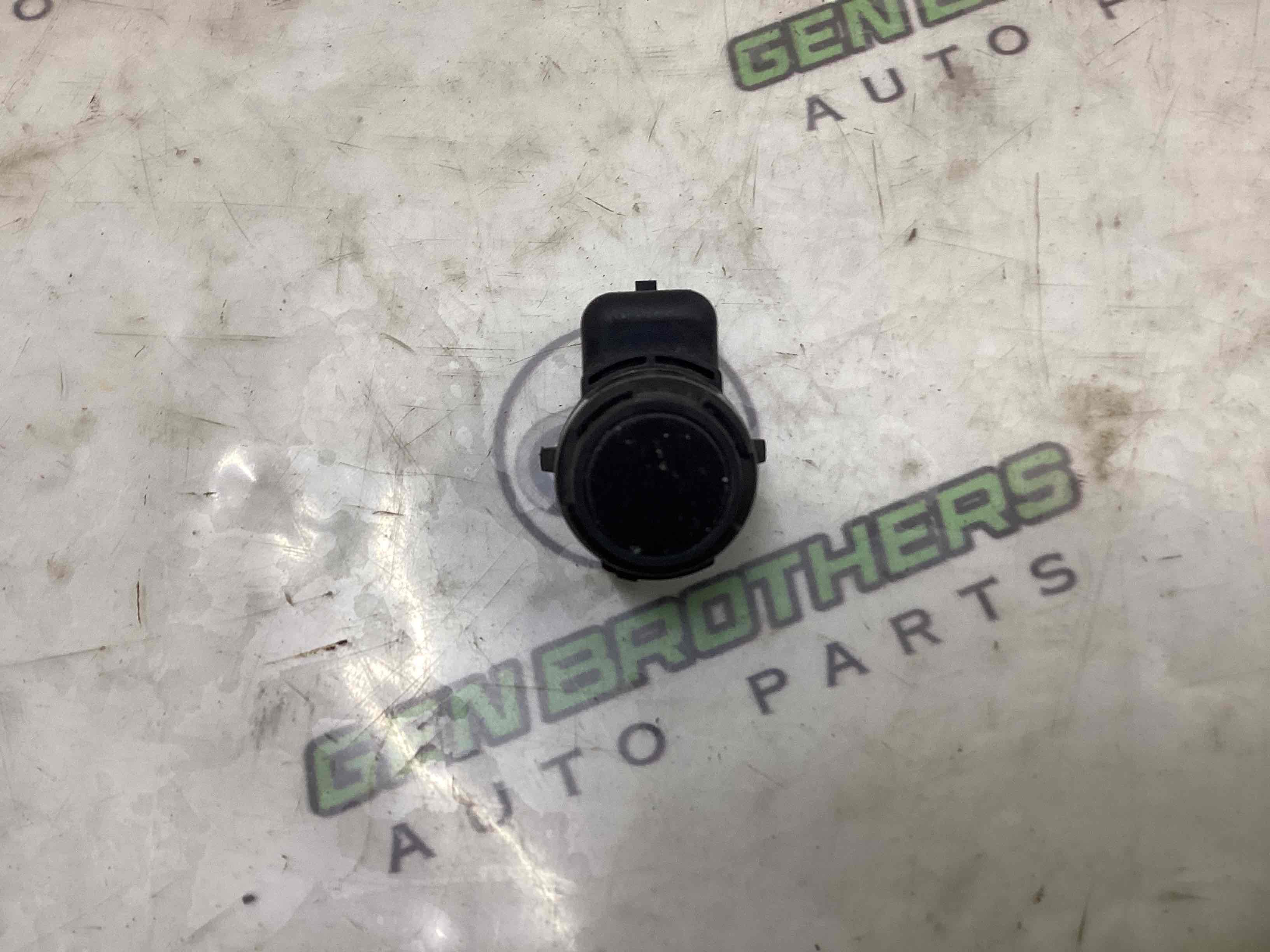 Парктронік, кріплення, корпус