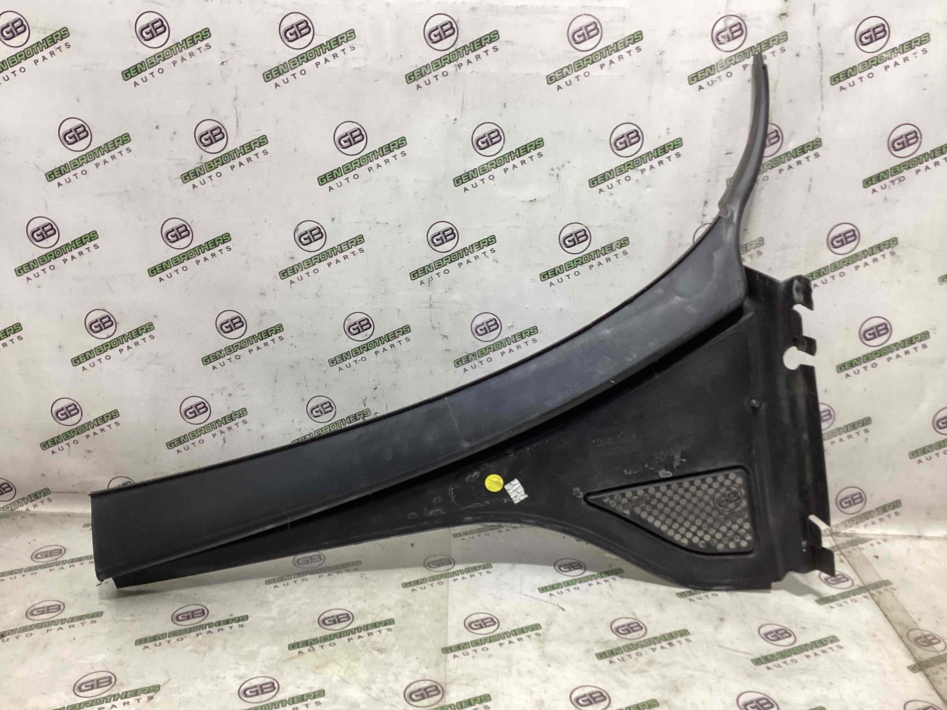 Жабо трапеції двірників, кріплення жабо