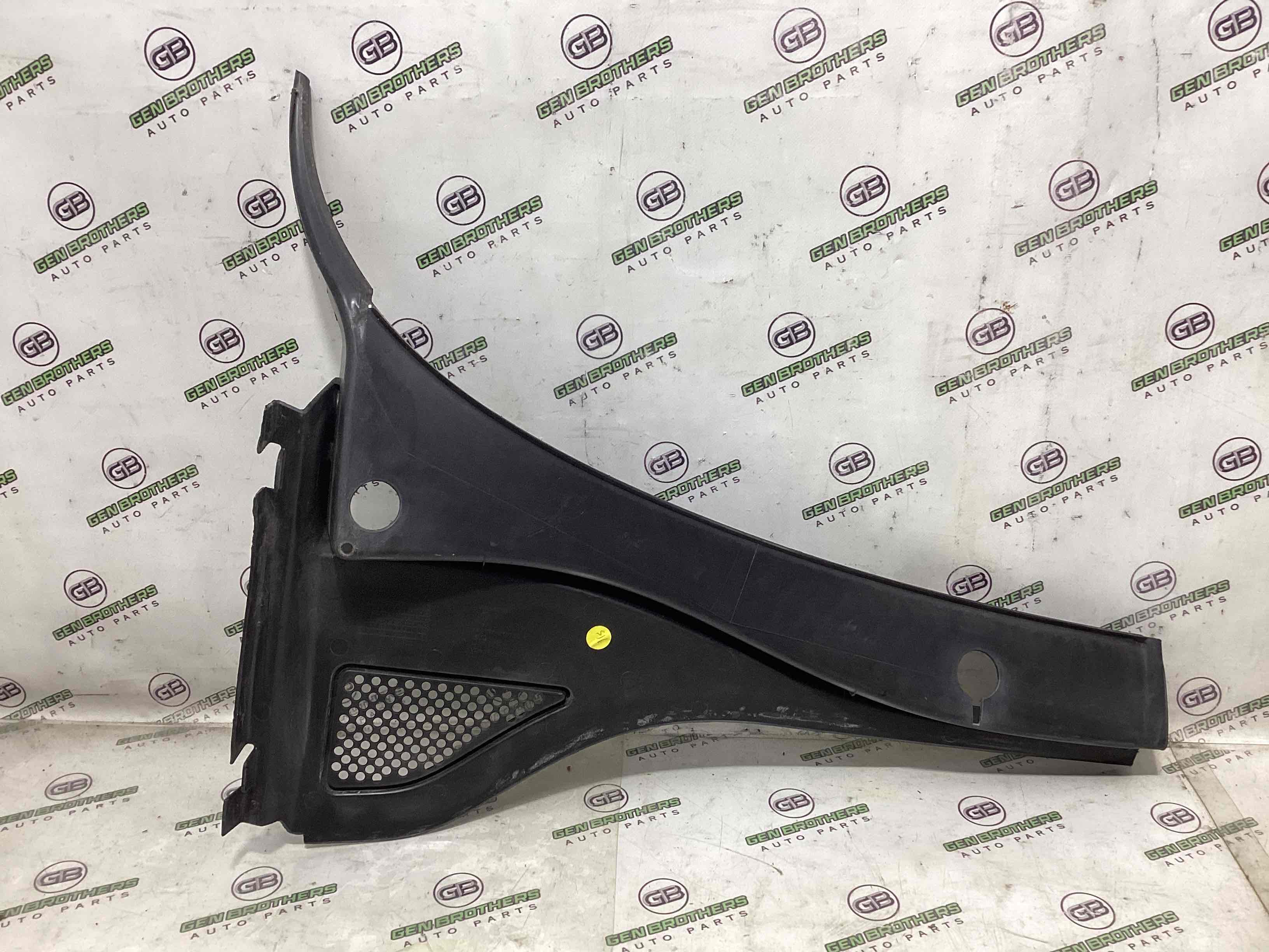 Жабо трапеції двірників, кріплення жабо