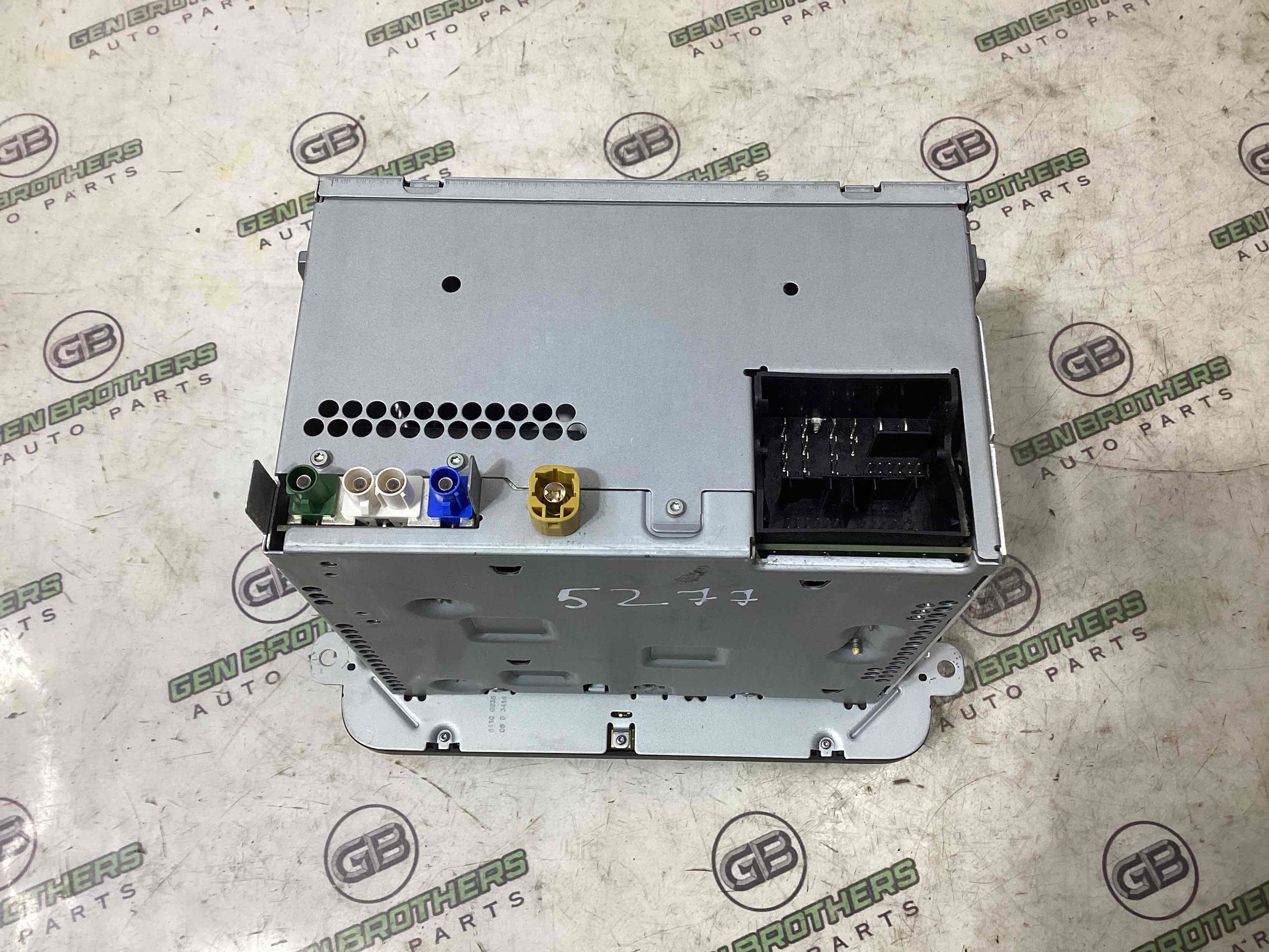 Блок радіо, зв'язку, магнітола, орган упр.