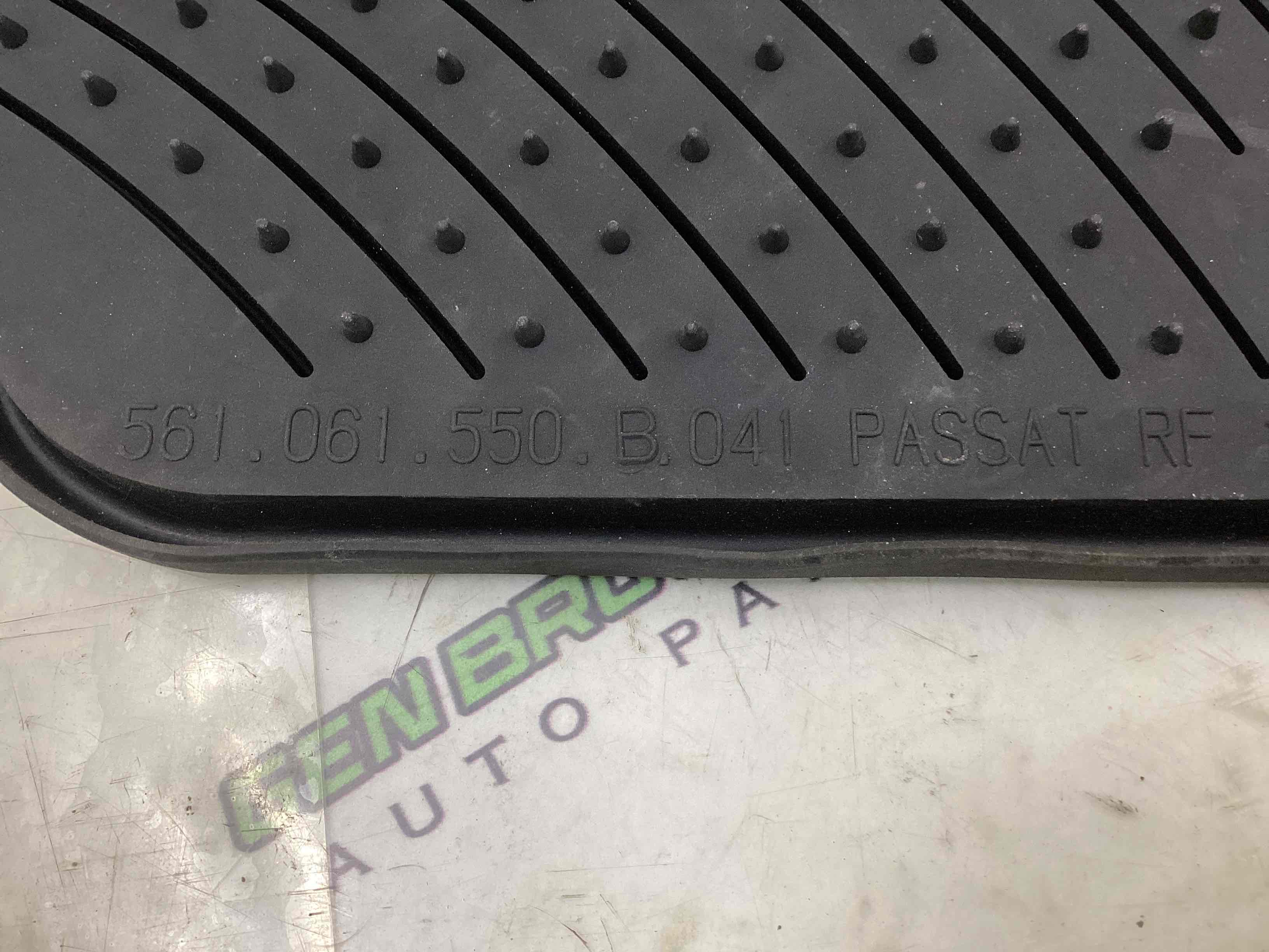 Килимки комплекти, підлога салону