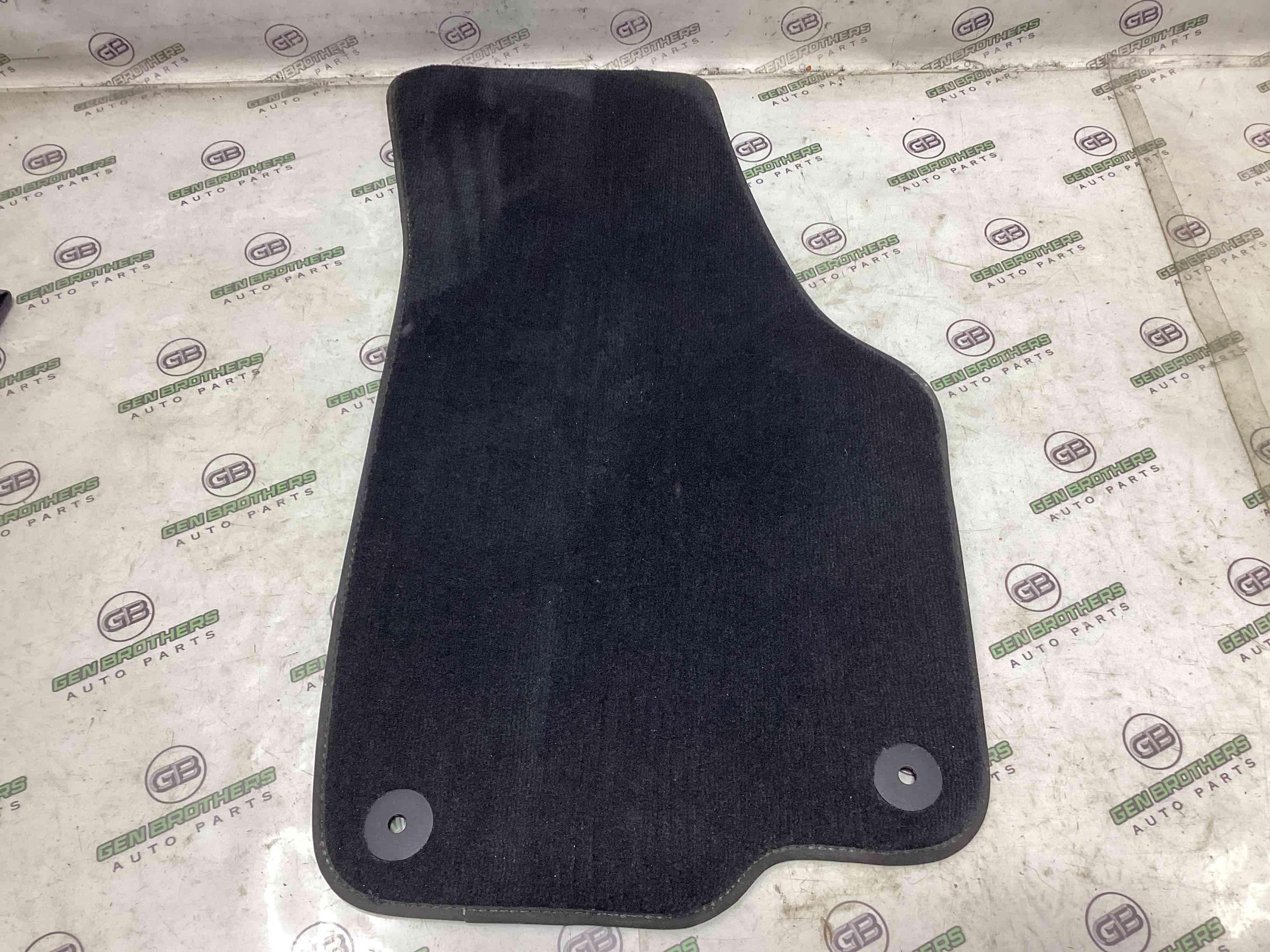 Килимки комплекти, підлога салону