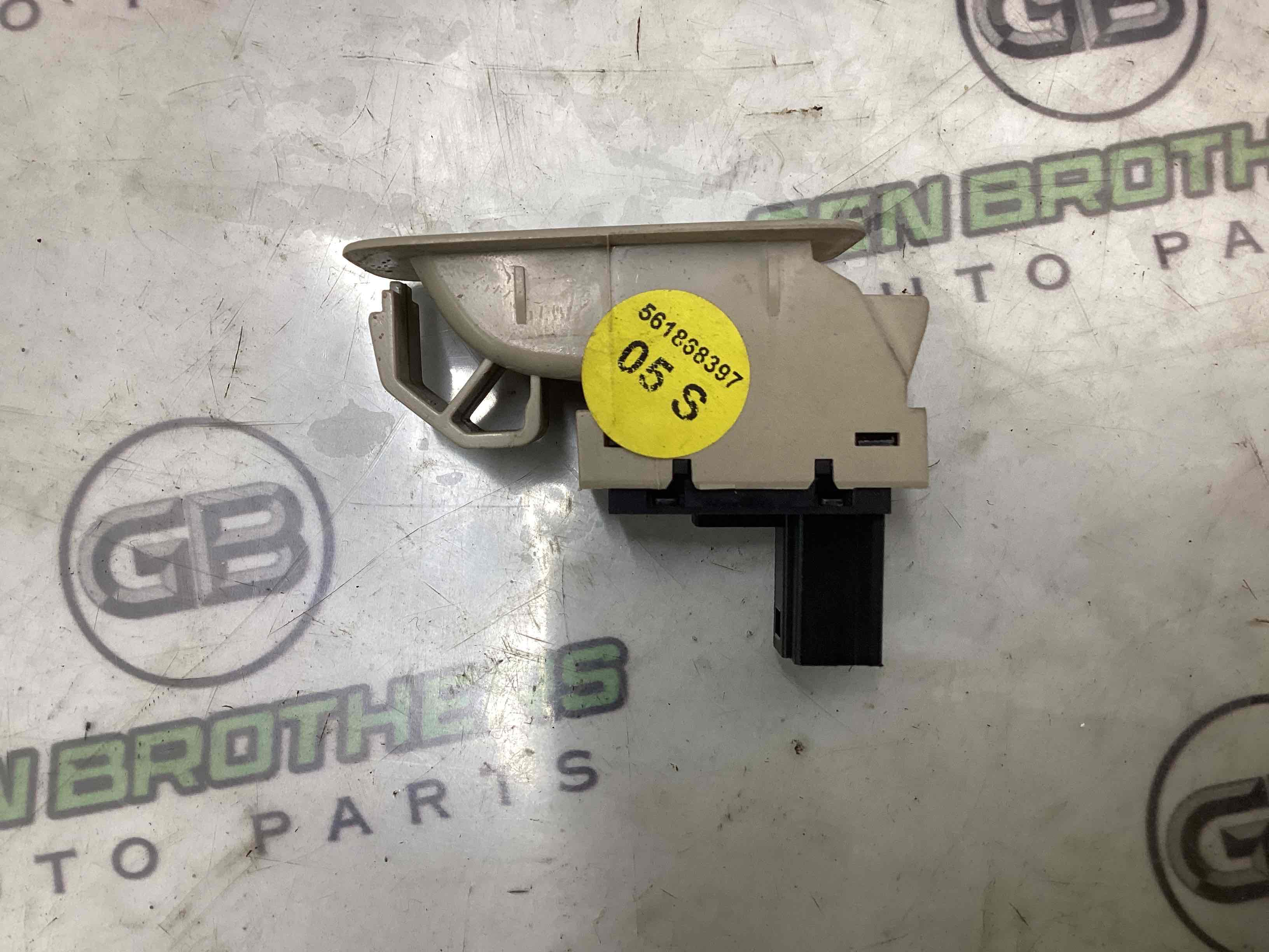 Кнопки керування склопідйомниками