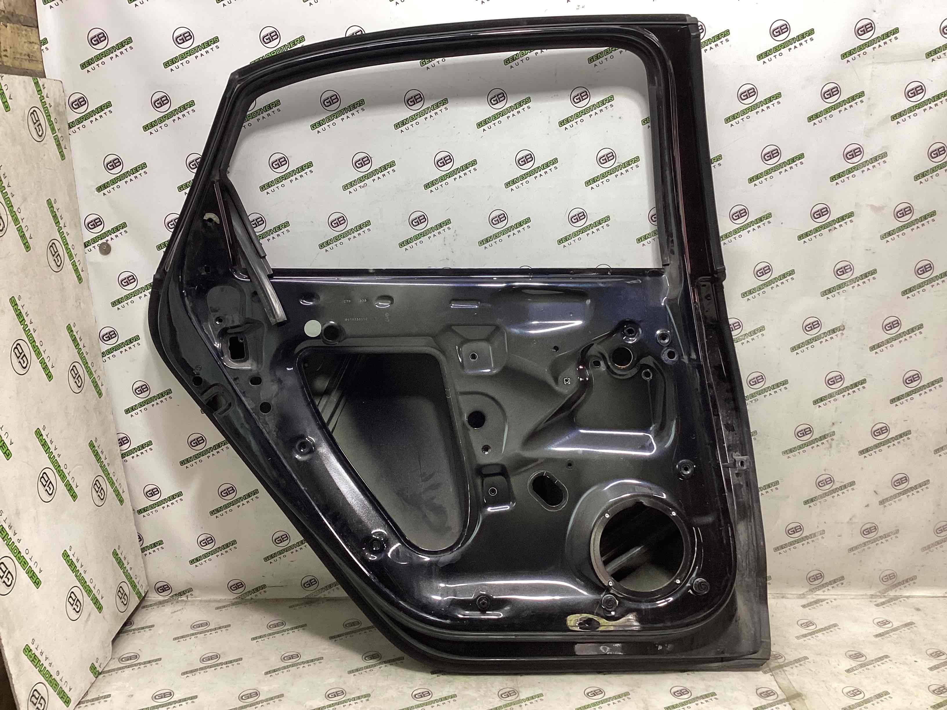 Двері задні ліві