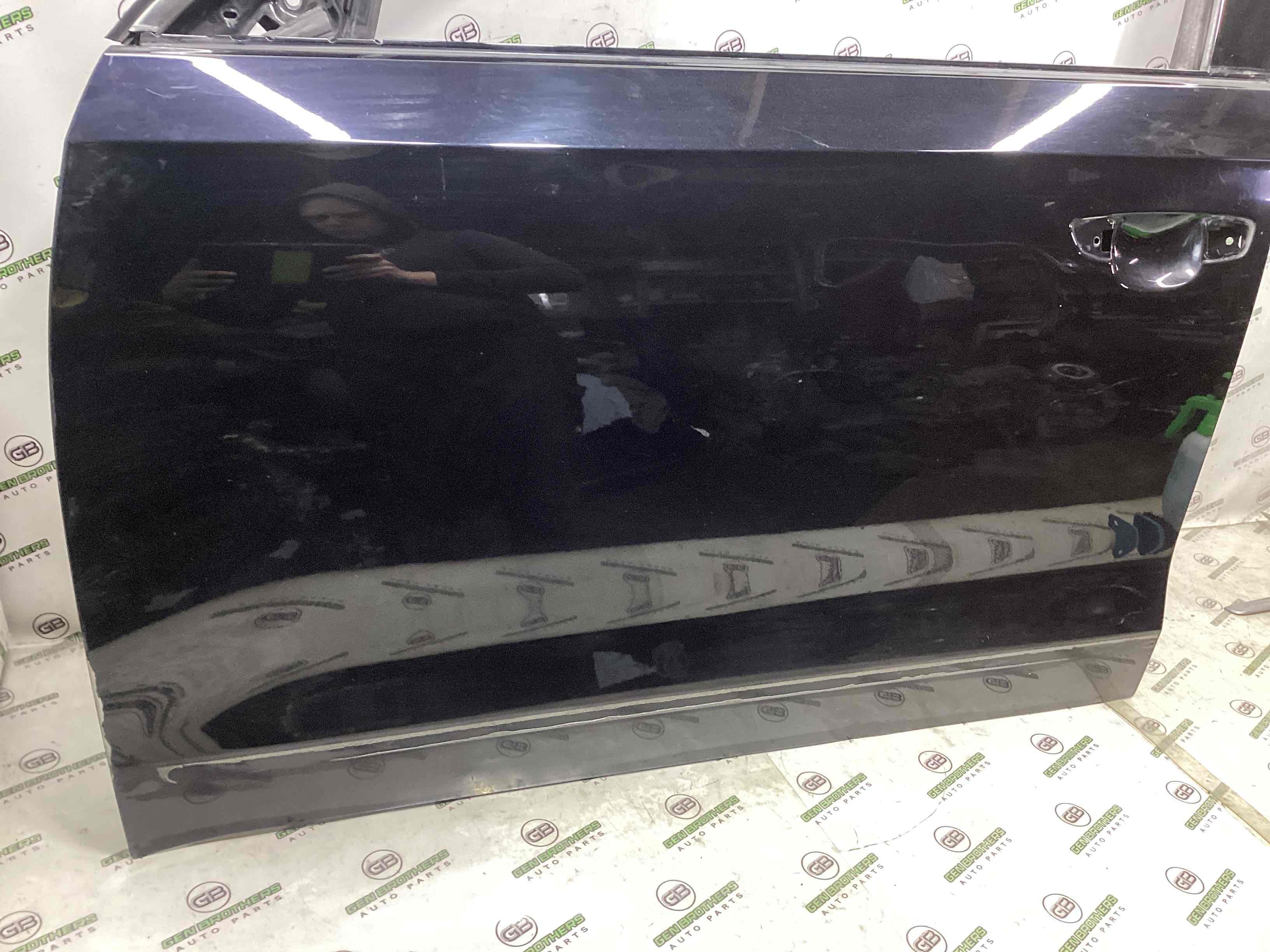 Двері передні ліві