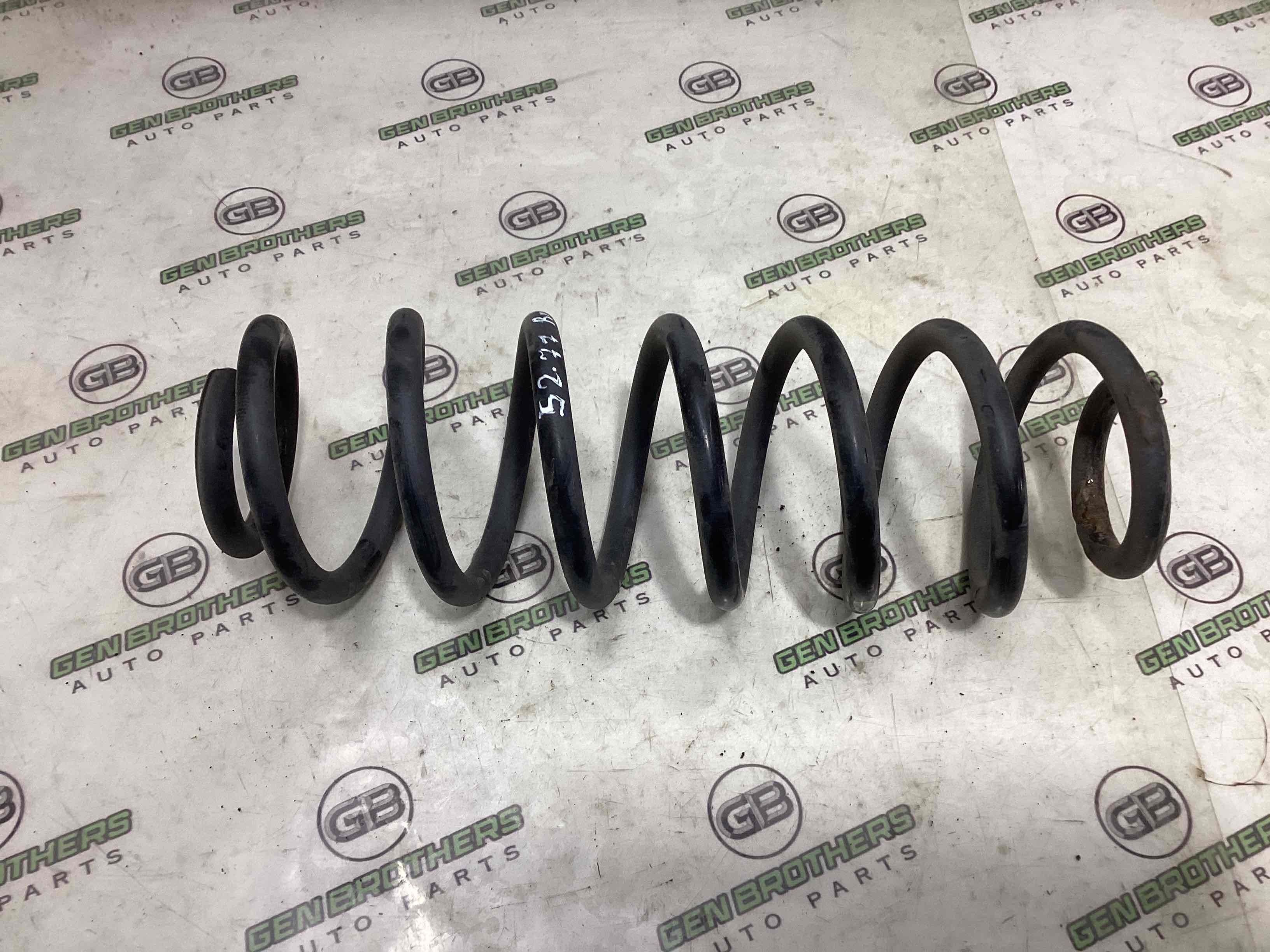 Пружина задня