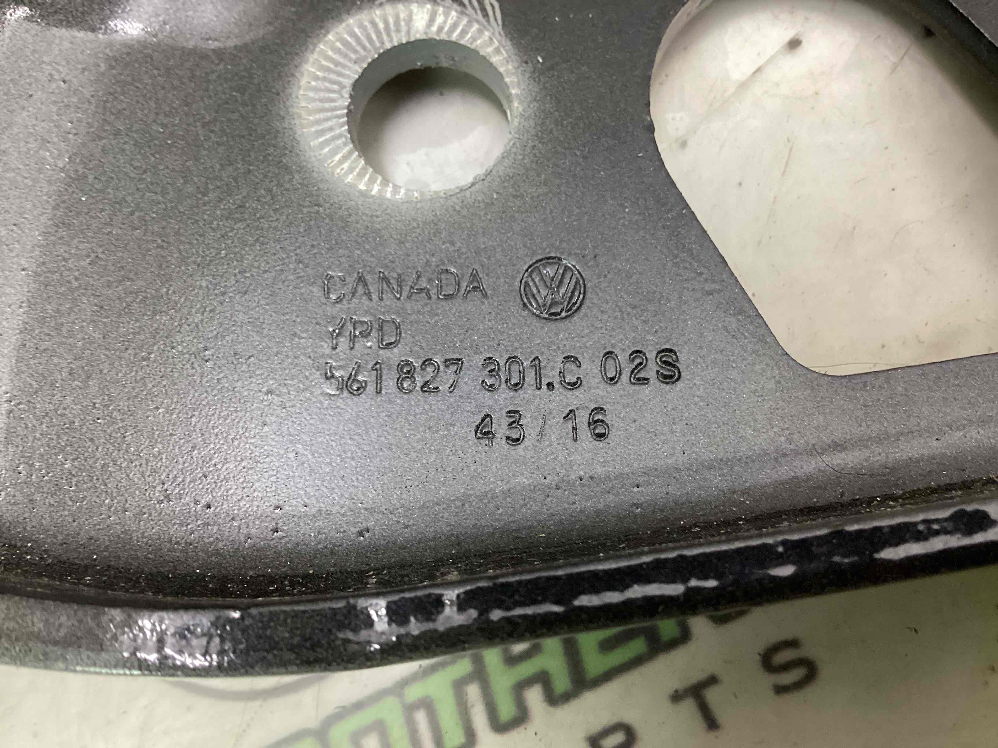 Петля кришки багажника, двері багажника