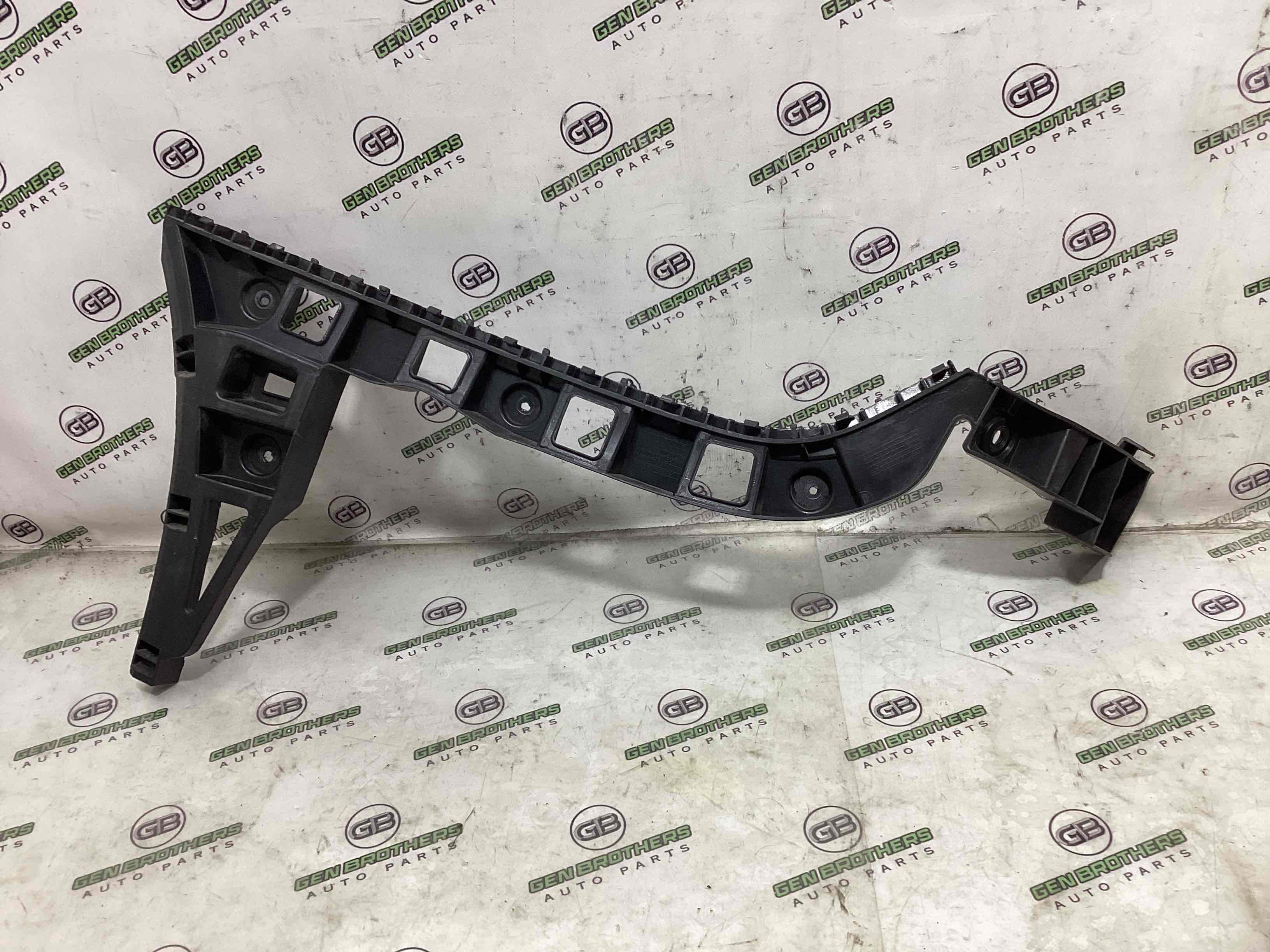 Кріплення заднього бампера ліве