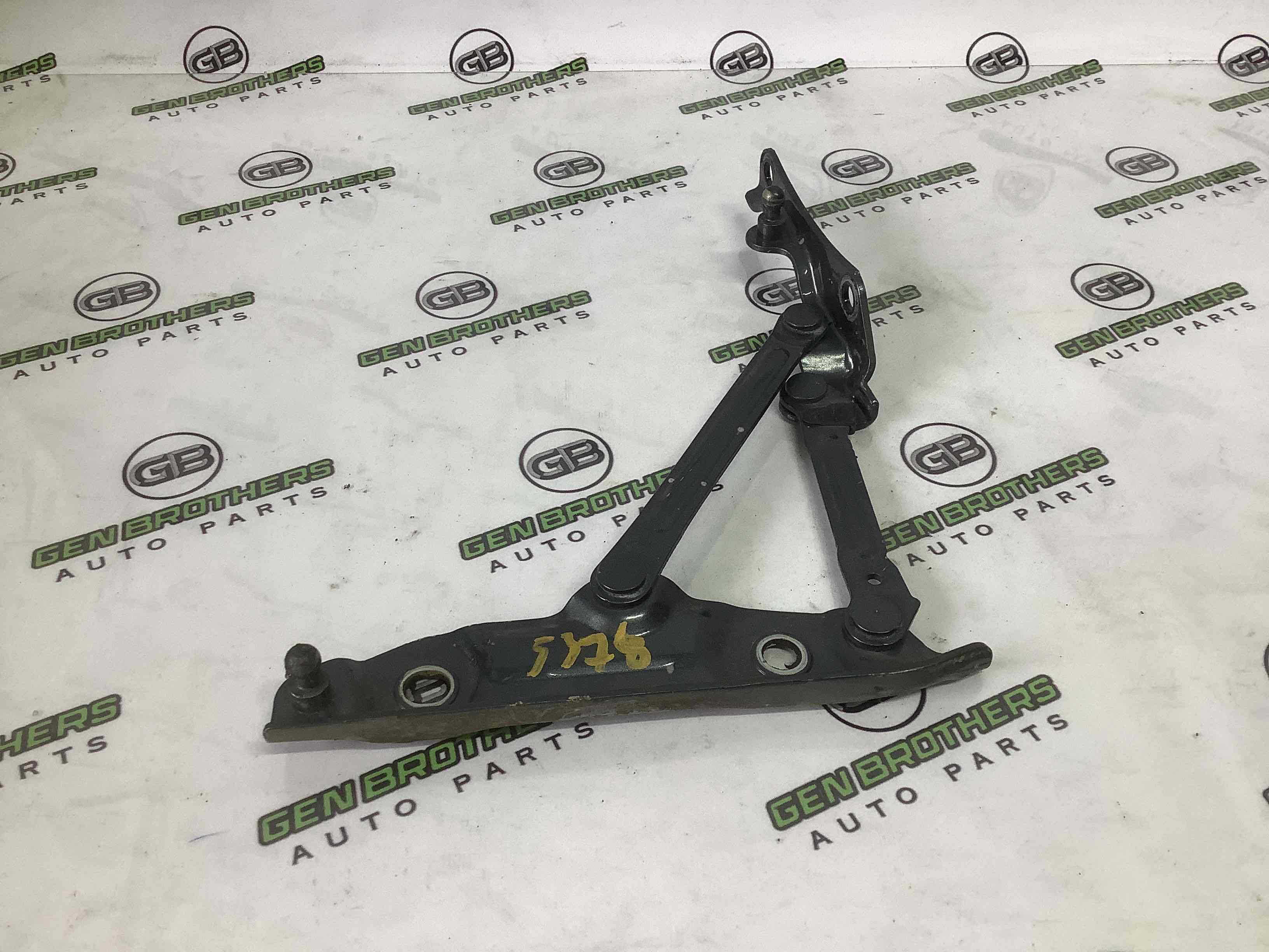 Петля кришки багажника, двері багажника