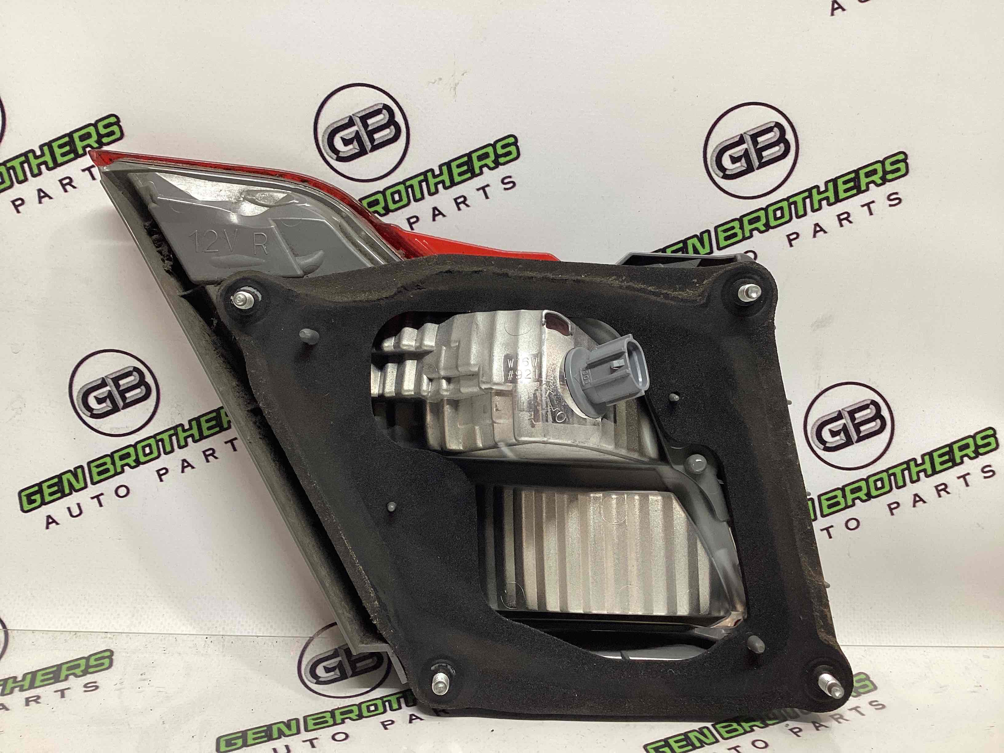 Ліхтар задній правий