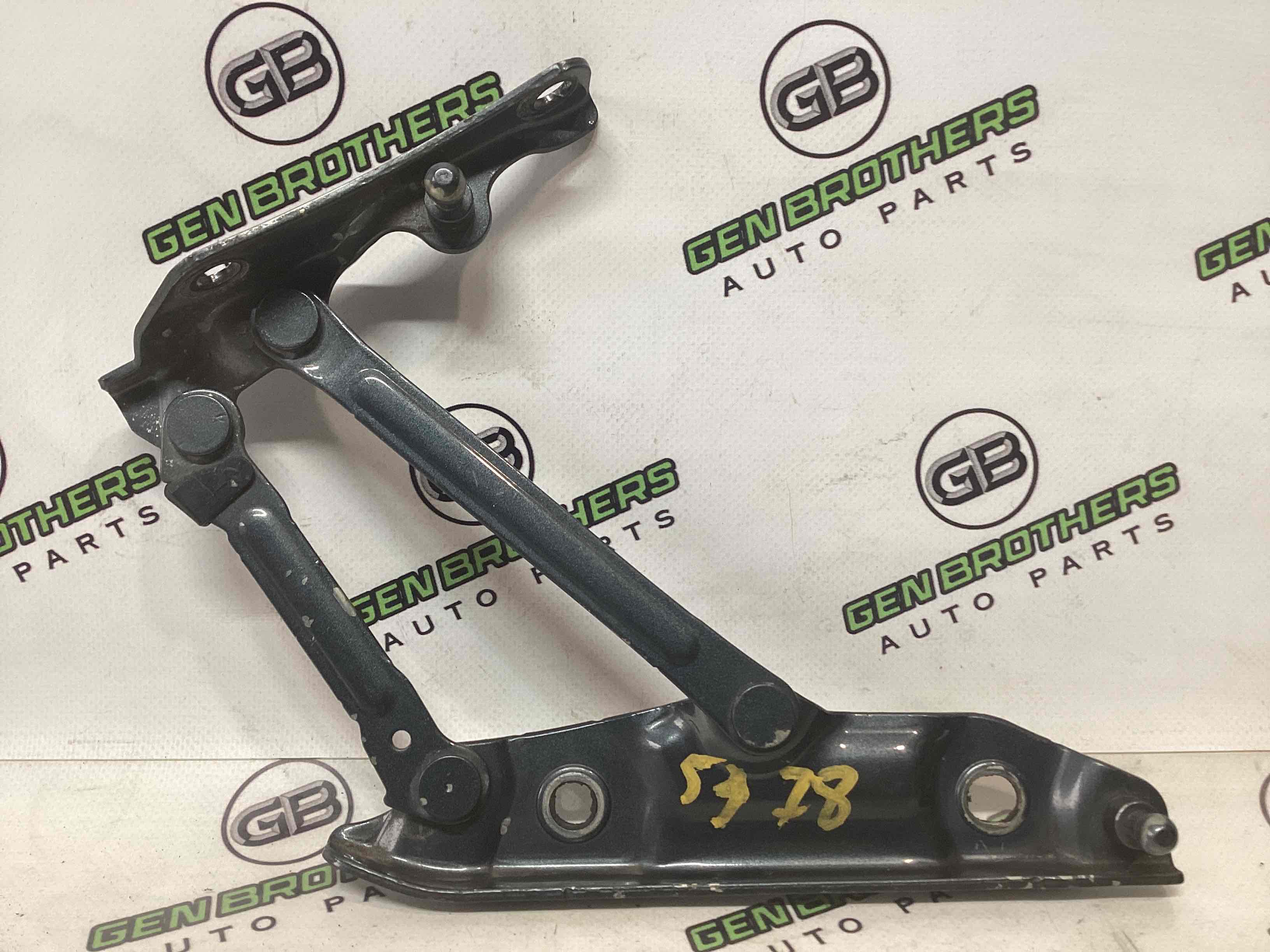 Петля кришки багажника, двері багажника