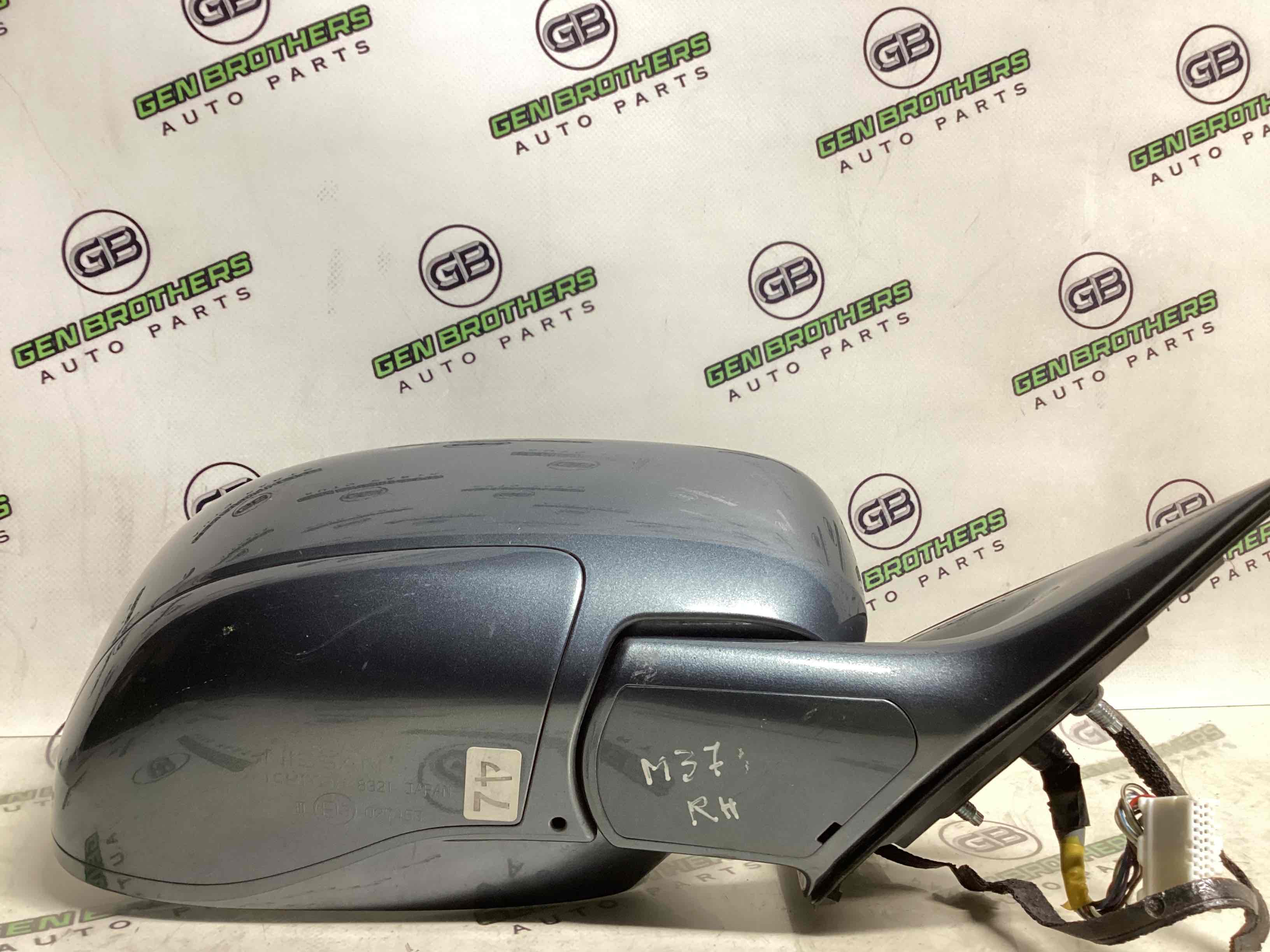 Дзеркало зовнішнє праве