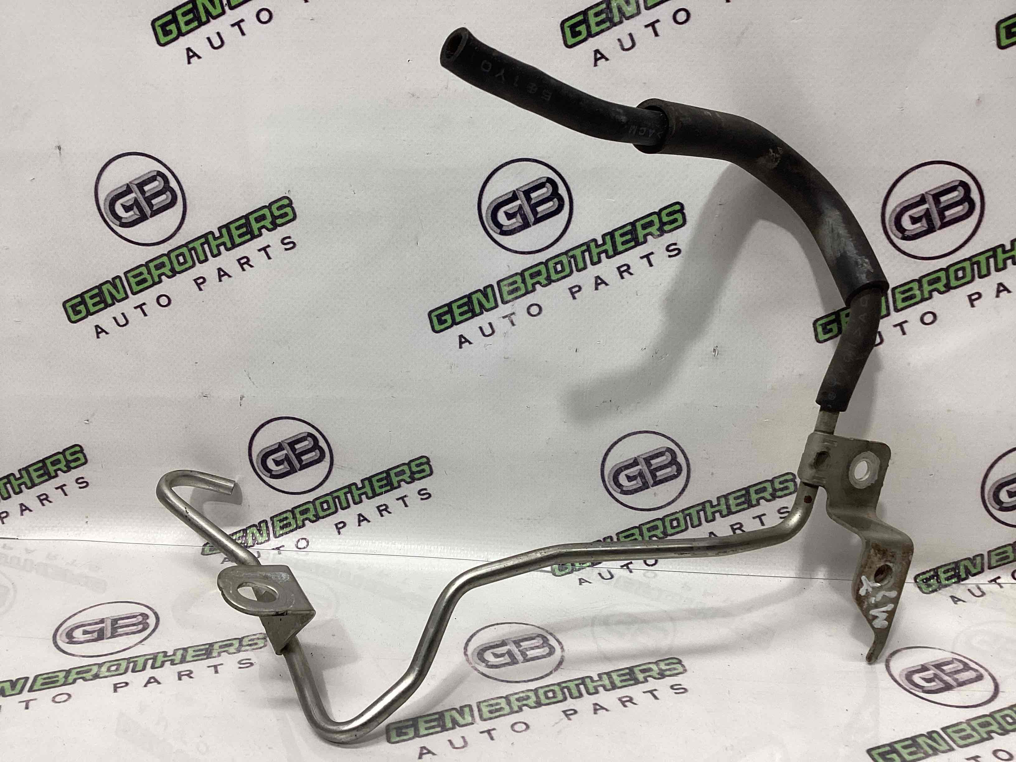 Патрубок трубопровід, шланг