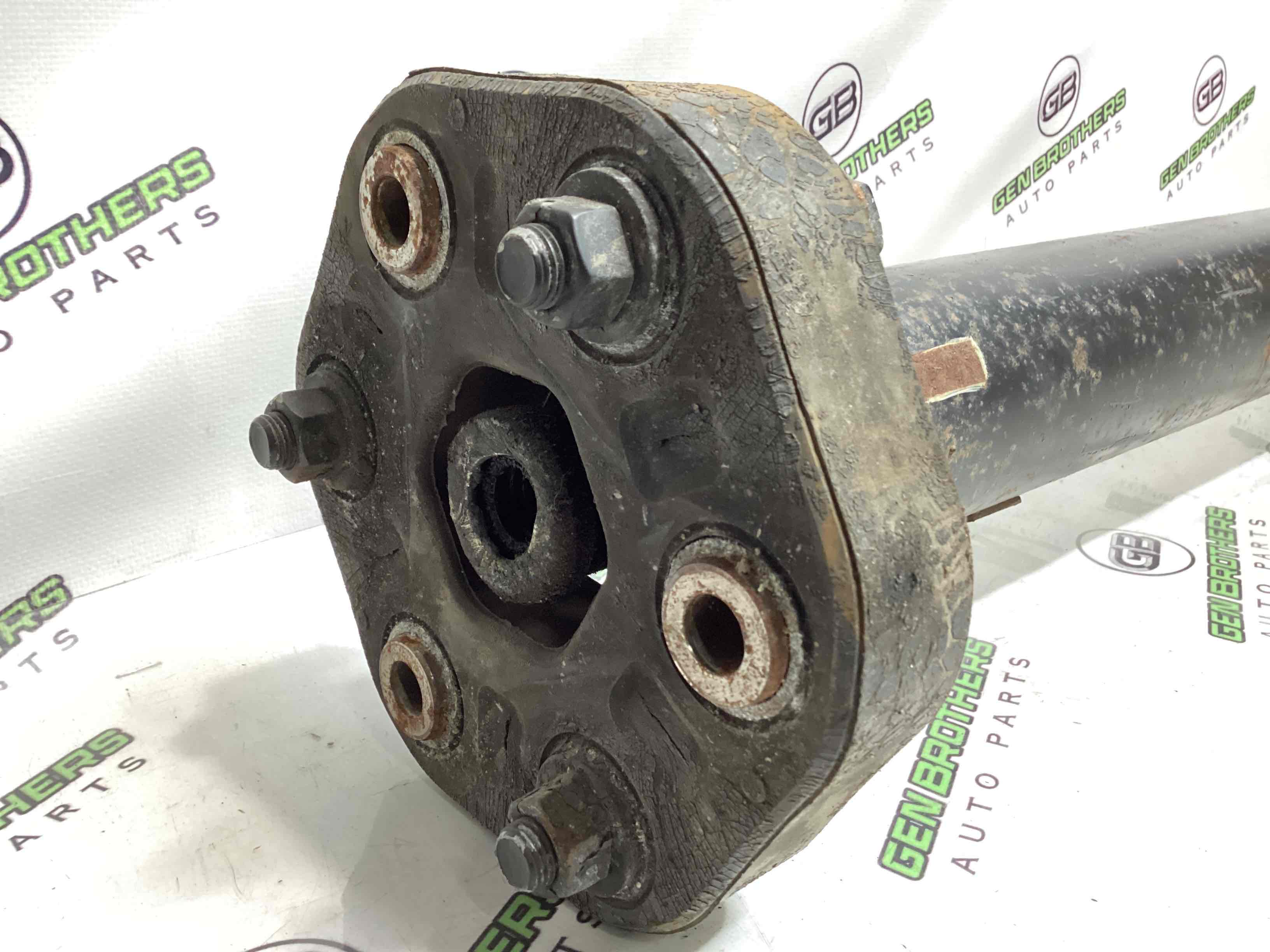 Карданний вал