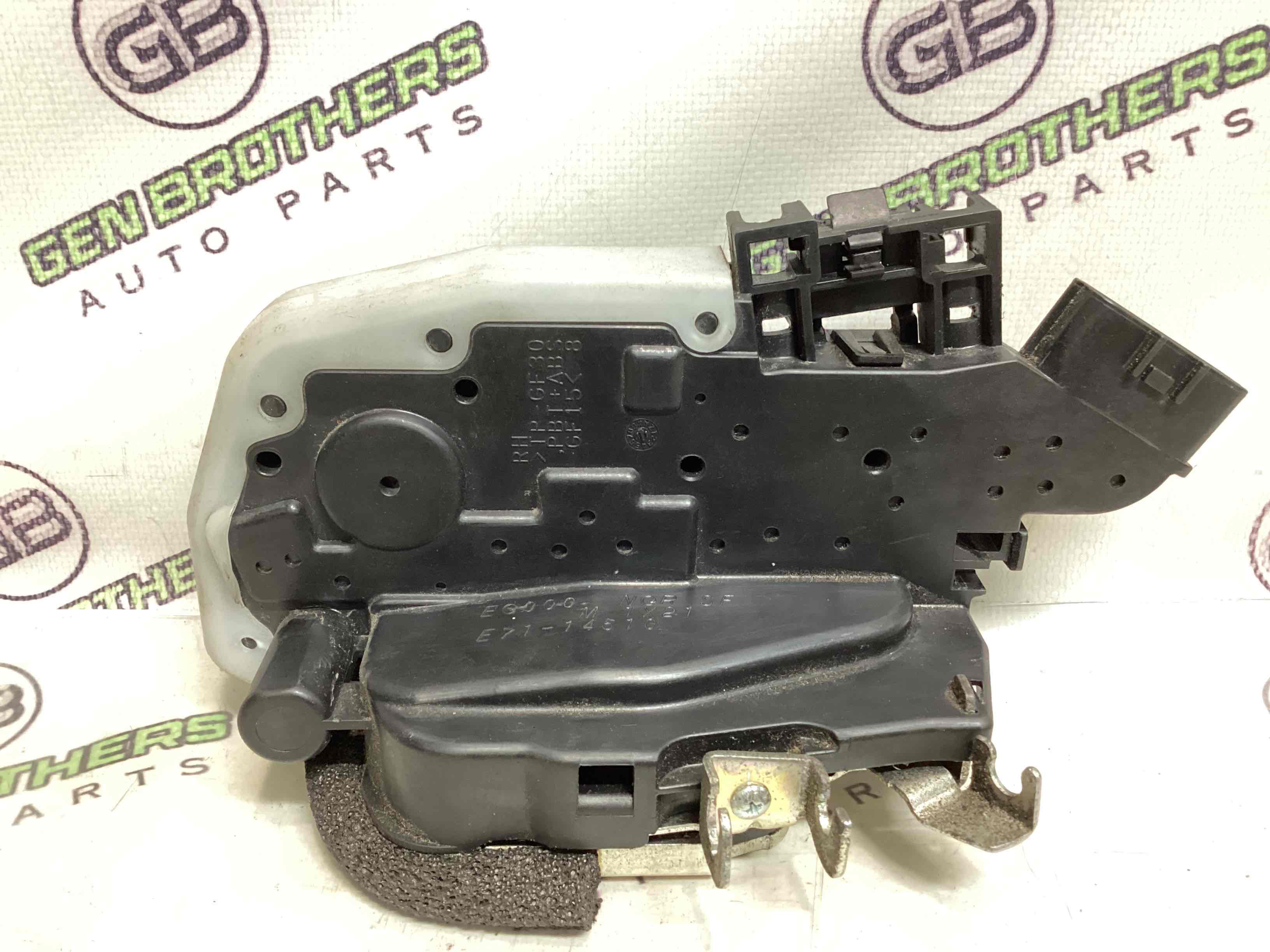 Замок дверей задньої правої