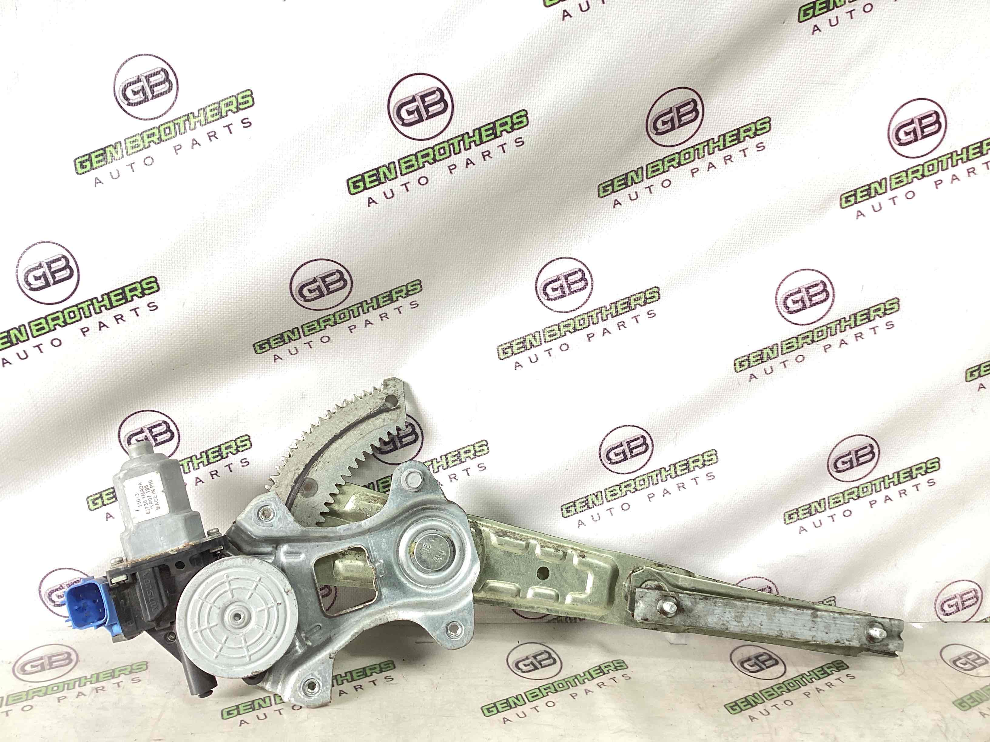 Склопідйомник задній правий