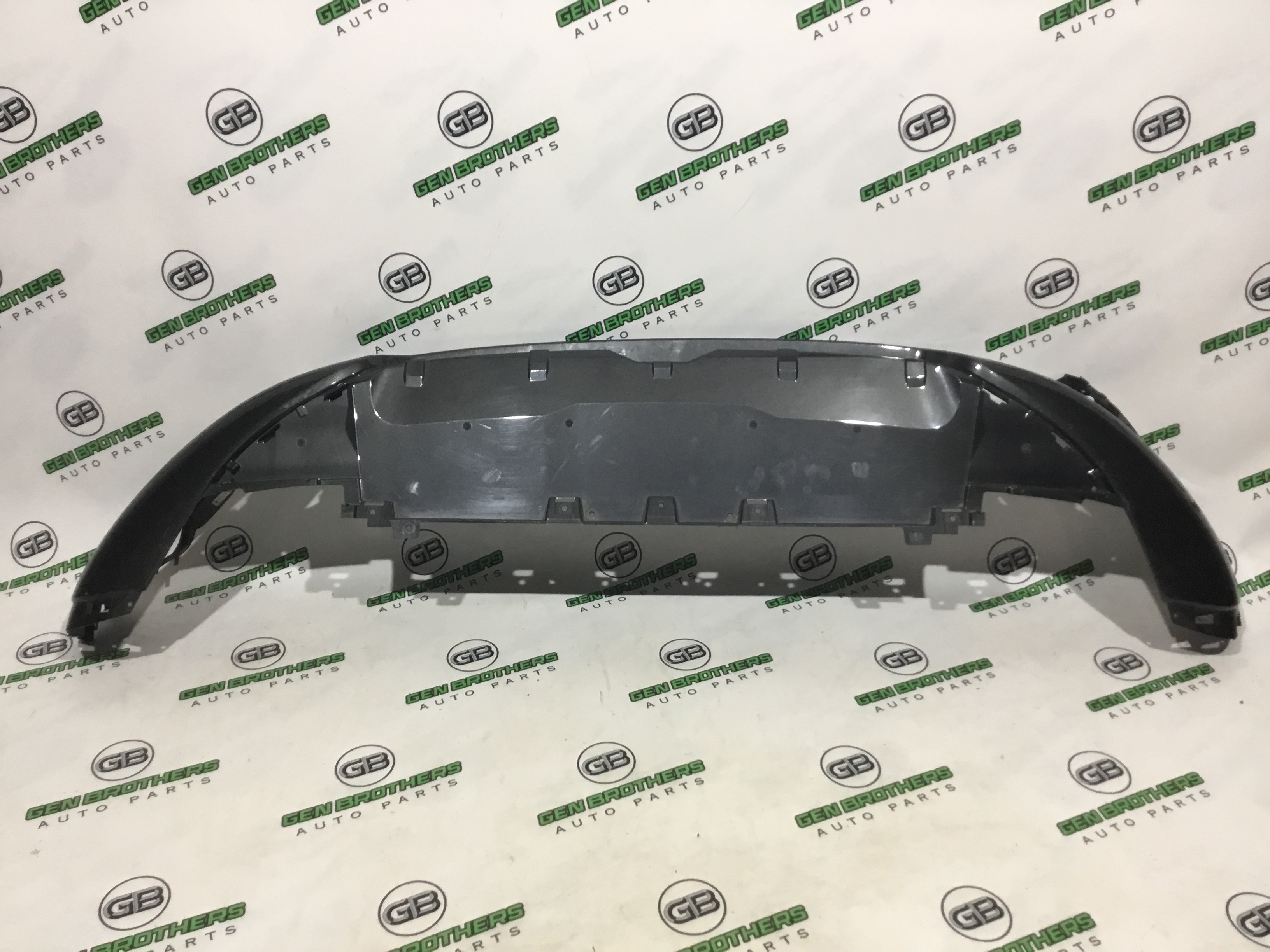 Бампер передній Land Rover Discovery Sport L550 2018