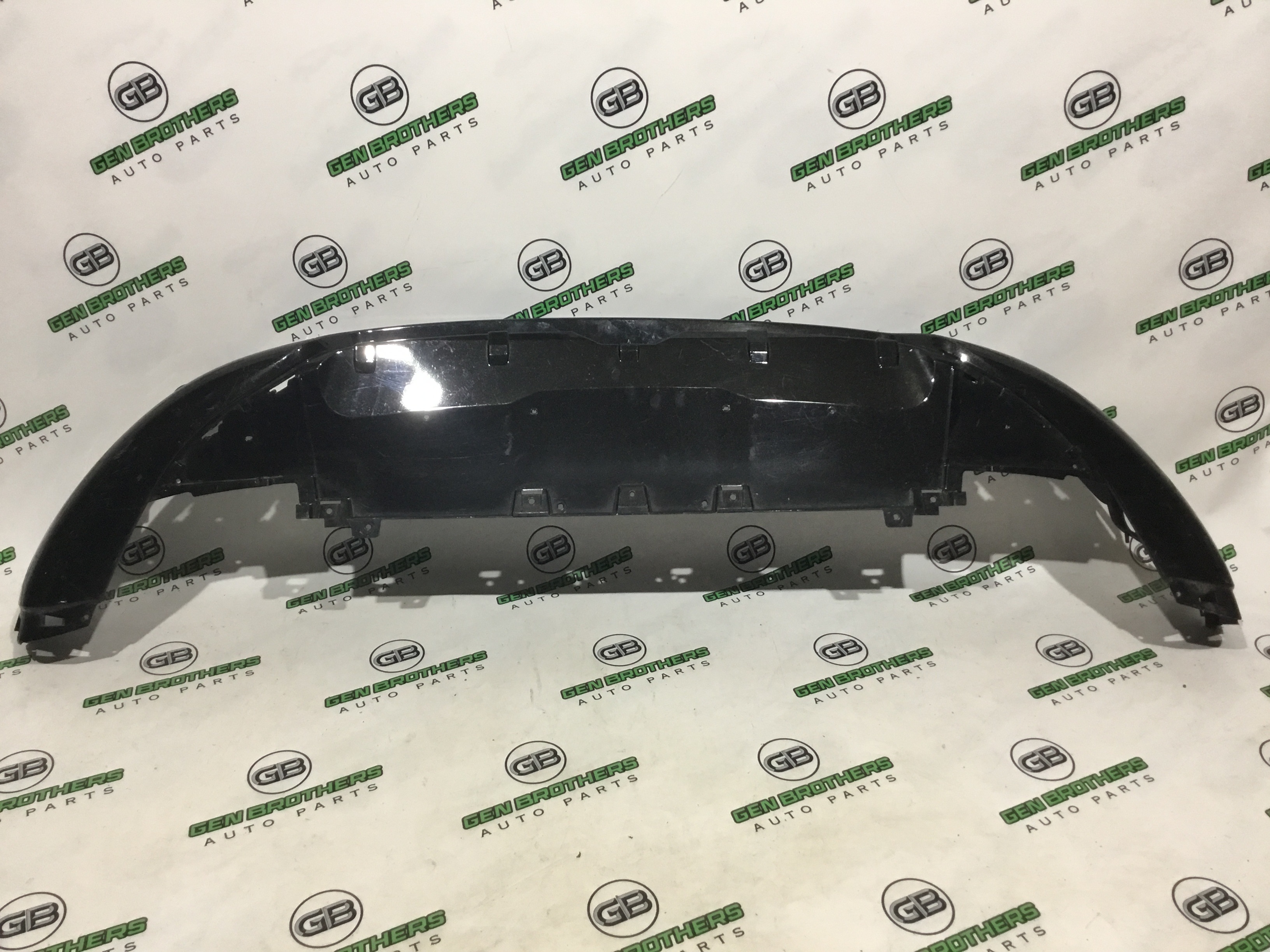Бампер передній Land Rover Discovery Sport L550 2018