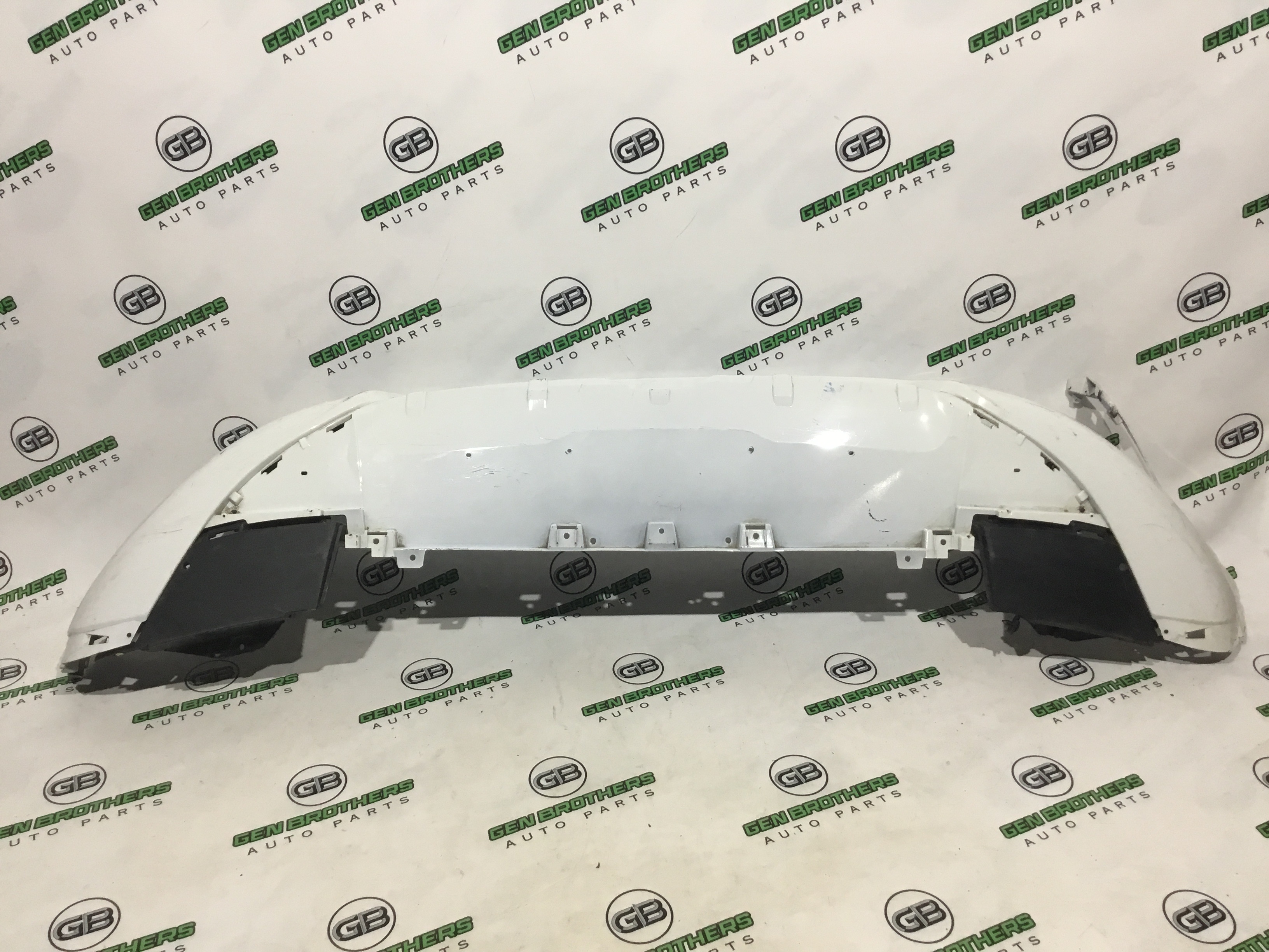 Бампер передній Land Rover Discovery Sport L550 2018