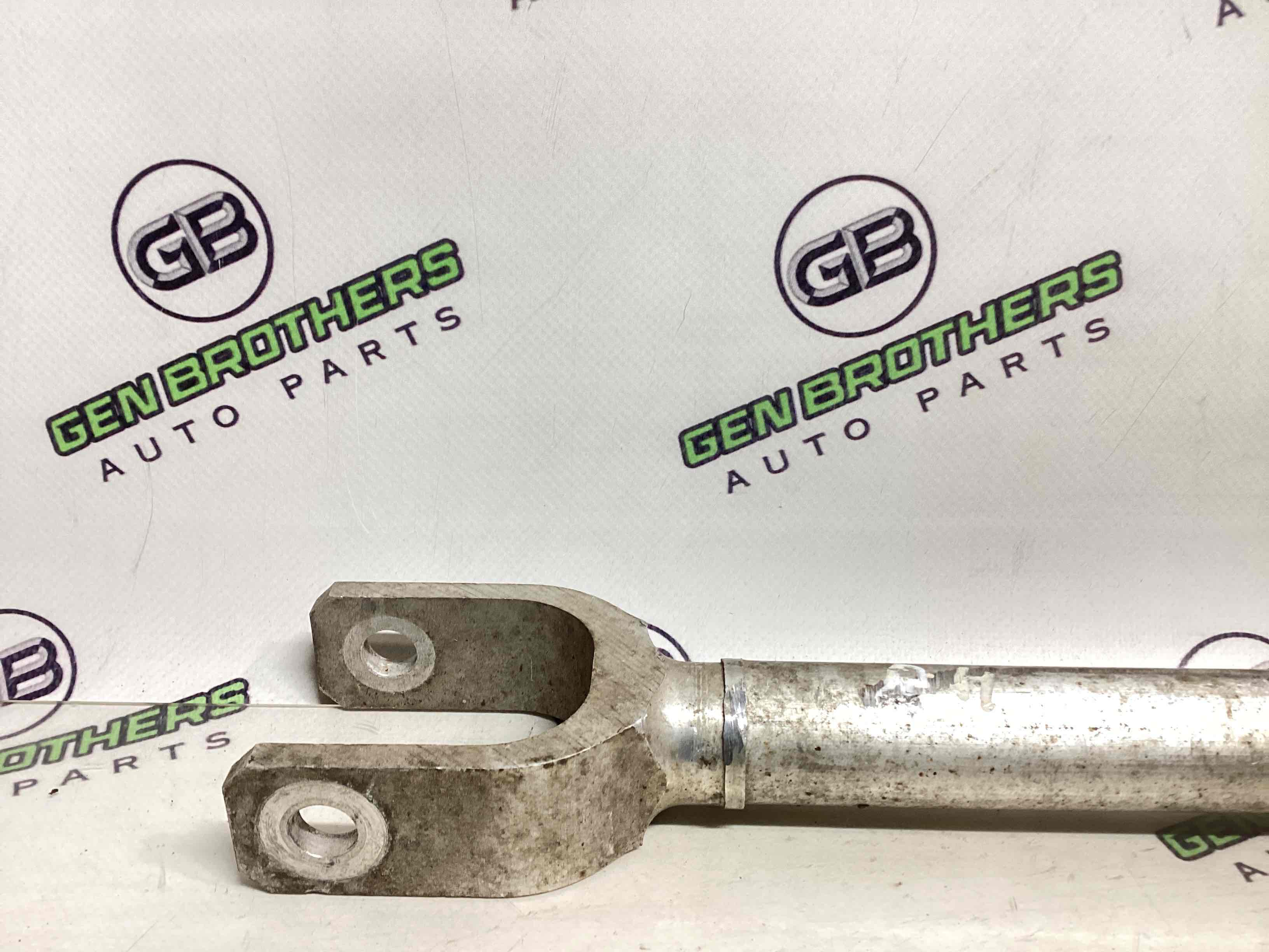 Важіль задній правий