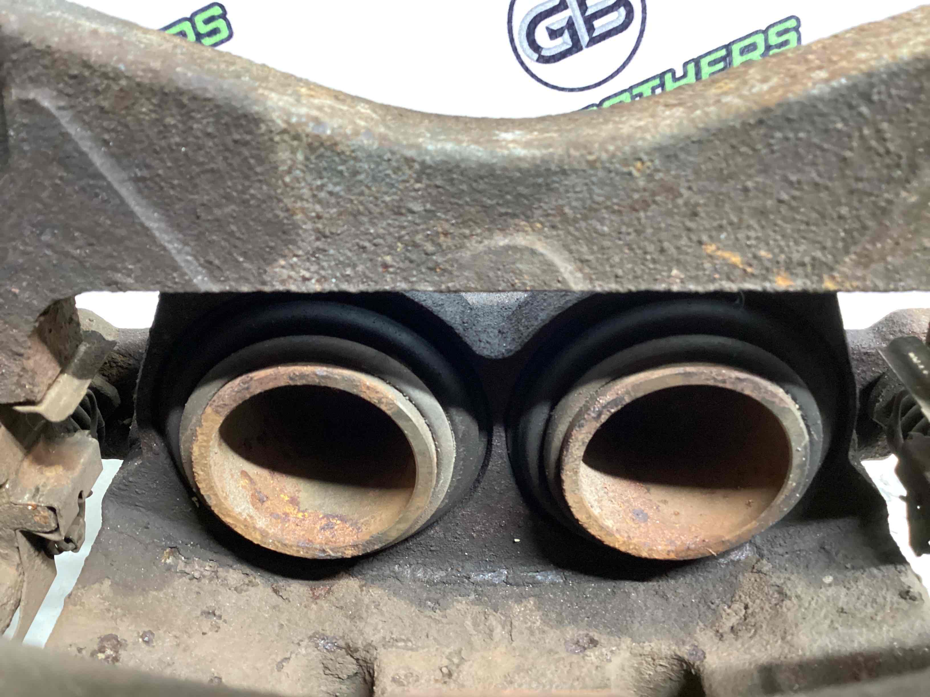 Супорт передній правий