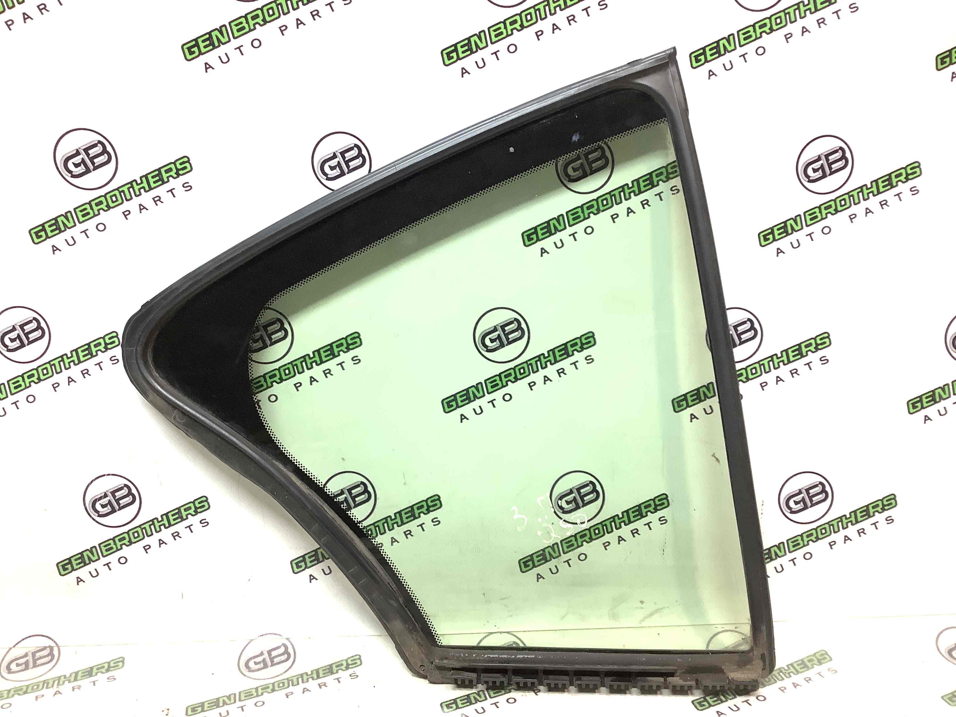 Скло дверей трикутник кватирка