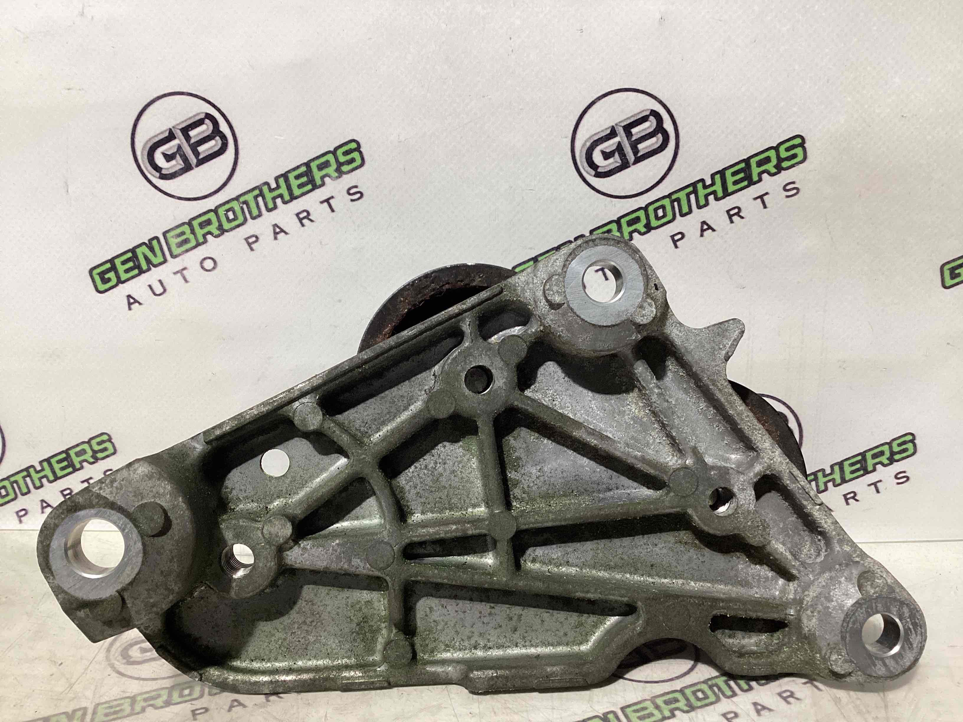 Механізм натягу ременя, ланцюга, ролика