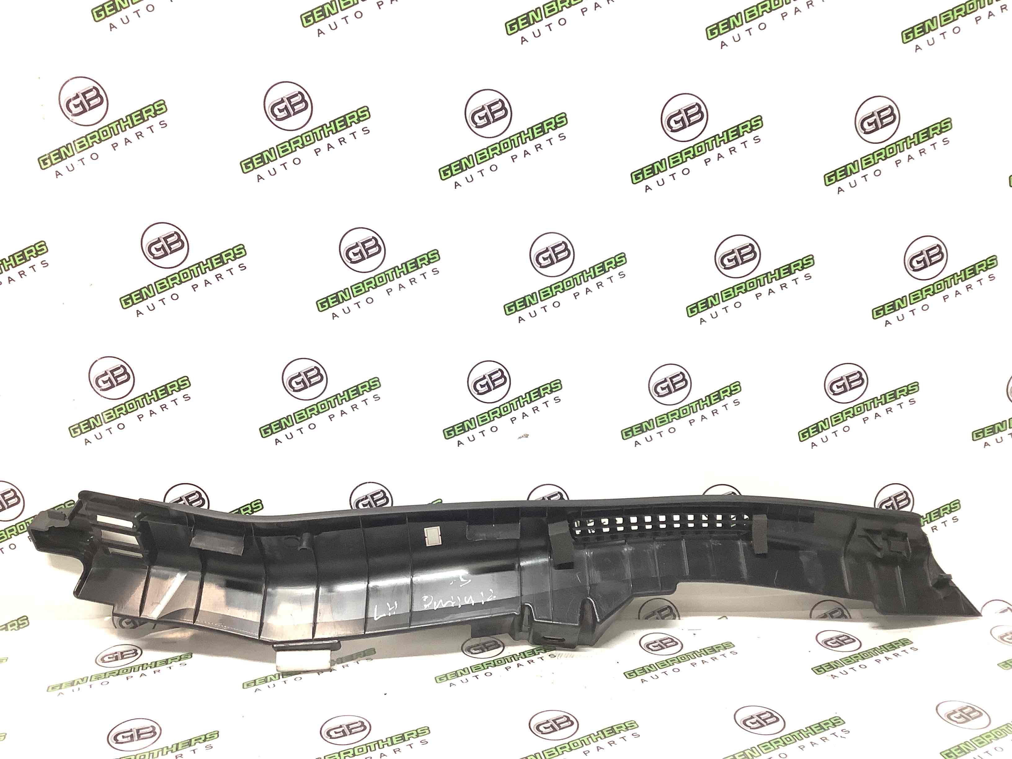 Обшивка задньої стійки ліва