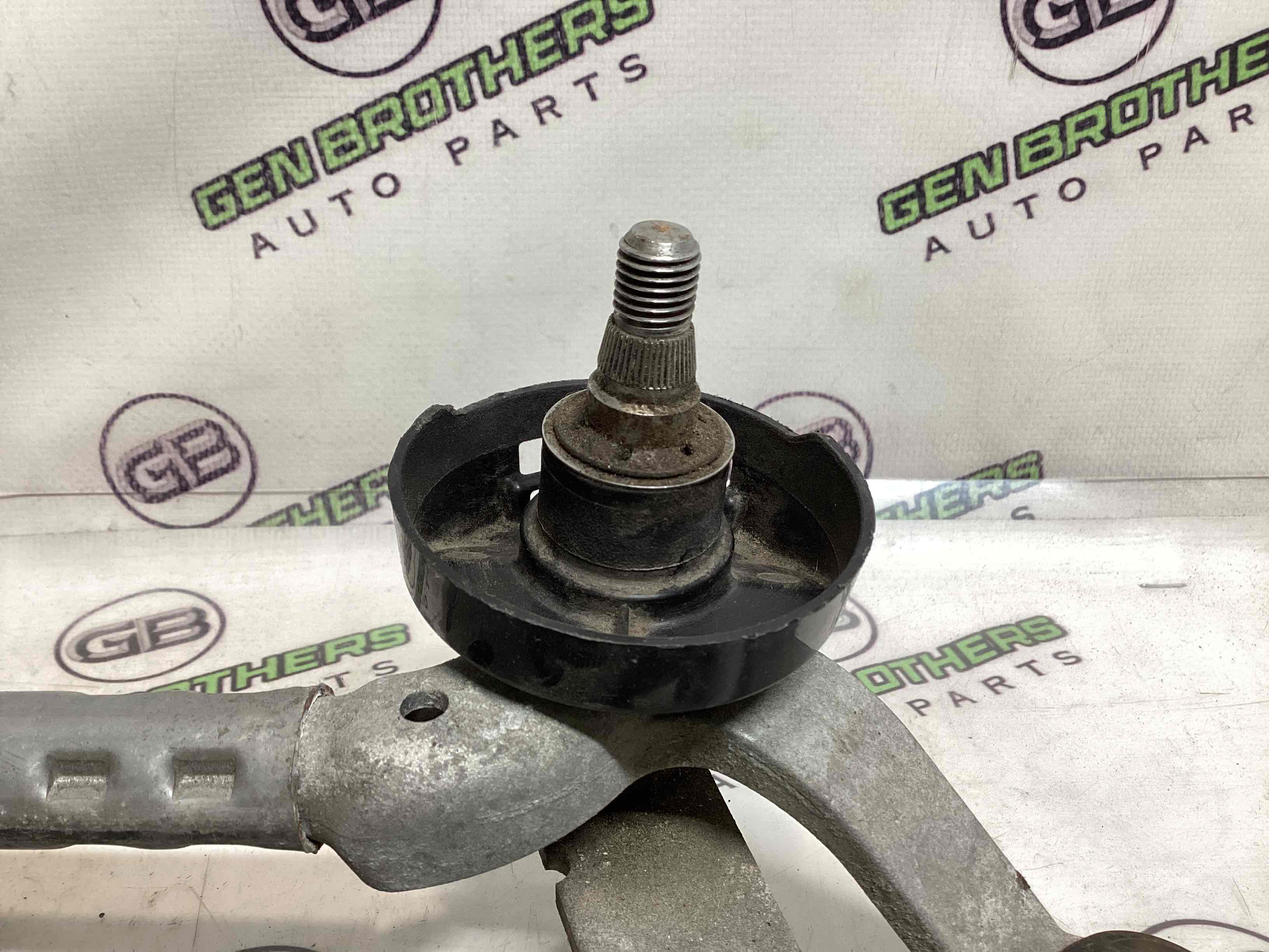 Механізм склоочисника, трапеція двірників