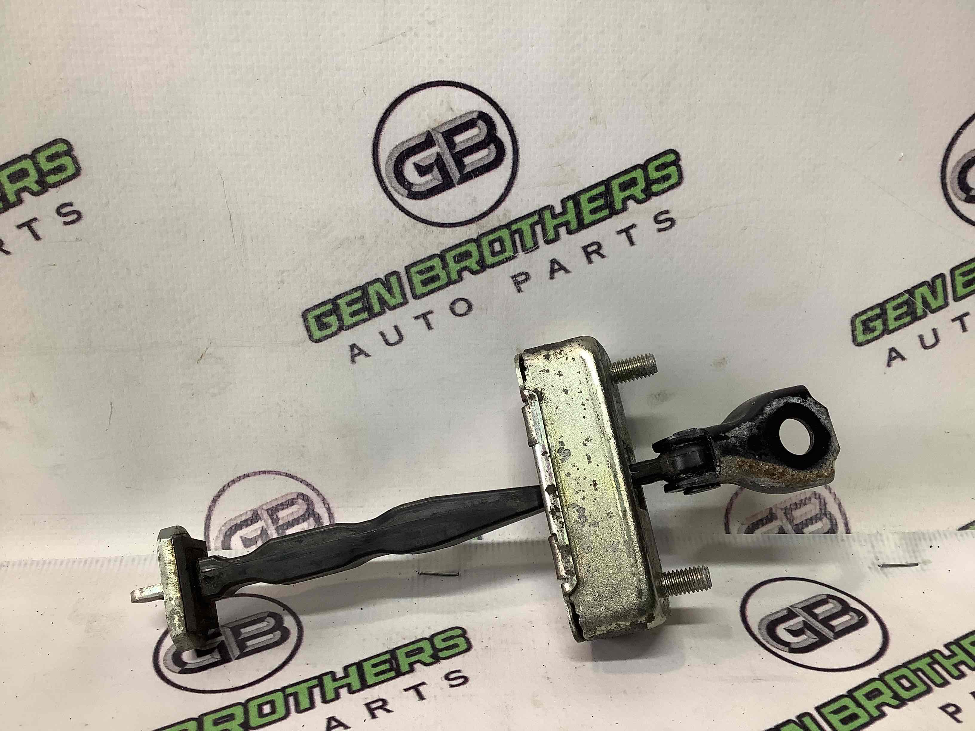 Обмежувач відчинення дверей