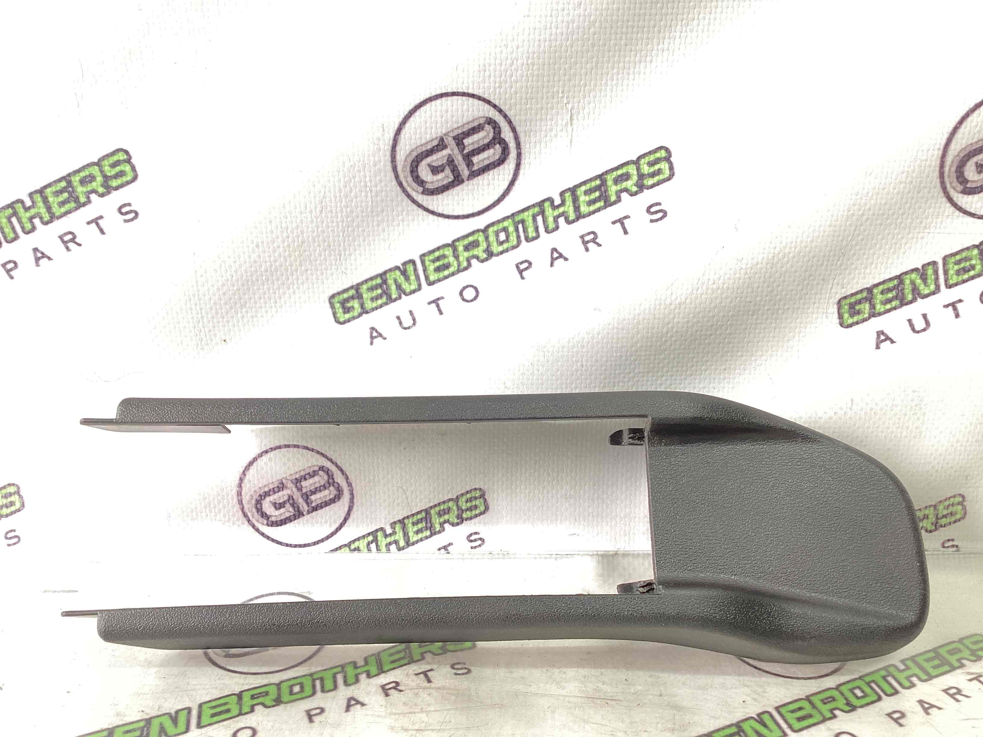 Пластикові елементи салону