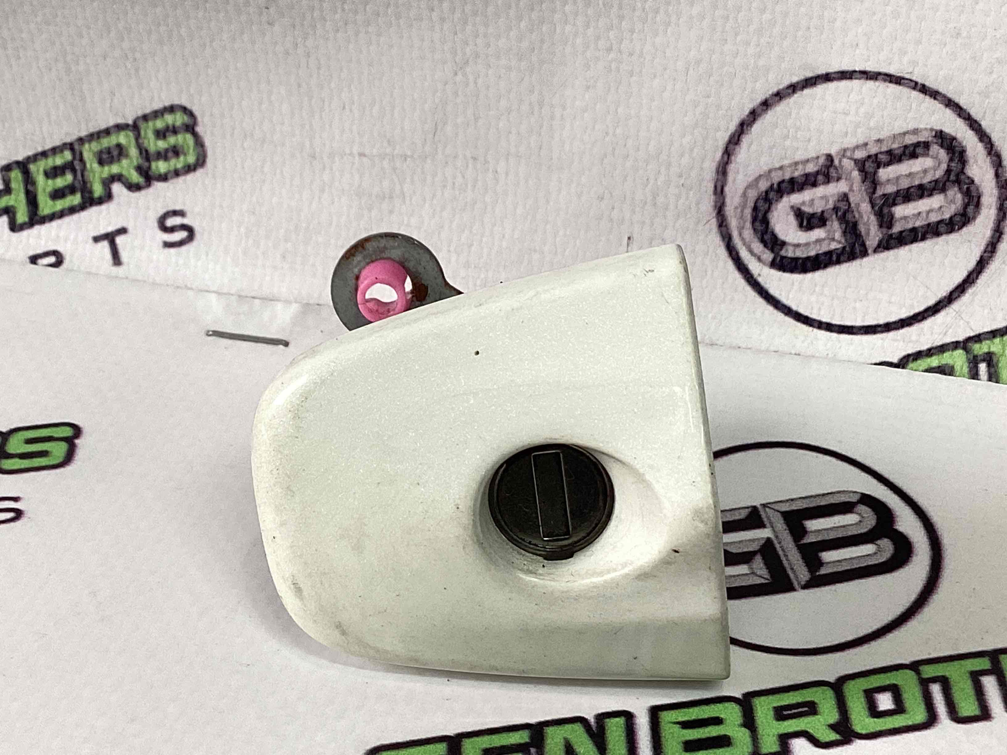 Заглушка ручки дверей