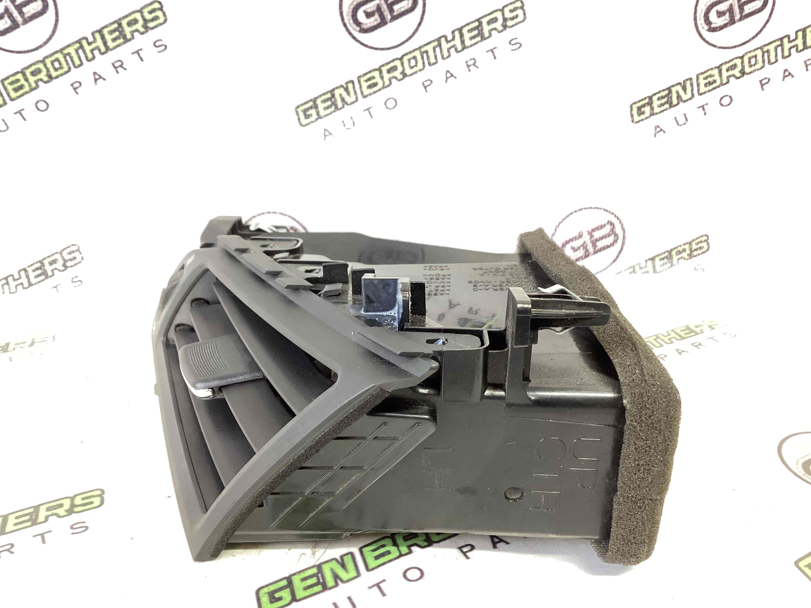 Дефлектор обдування салону