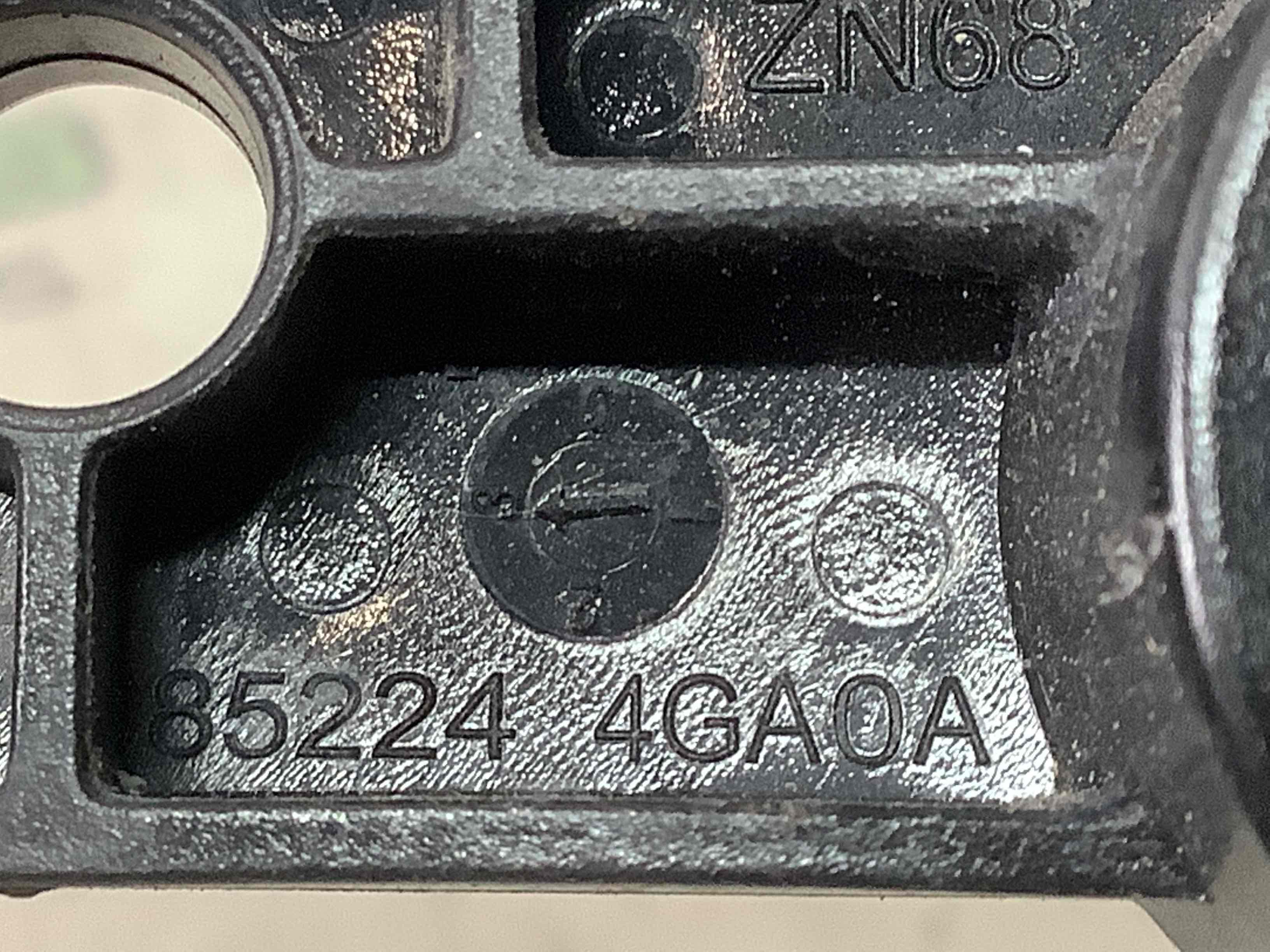 Кріплення заднього бампера праве