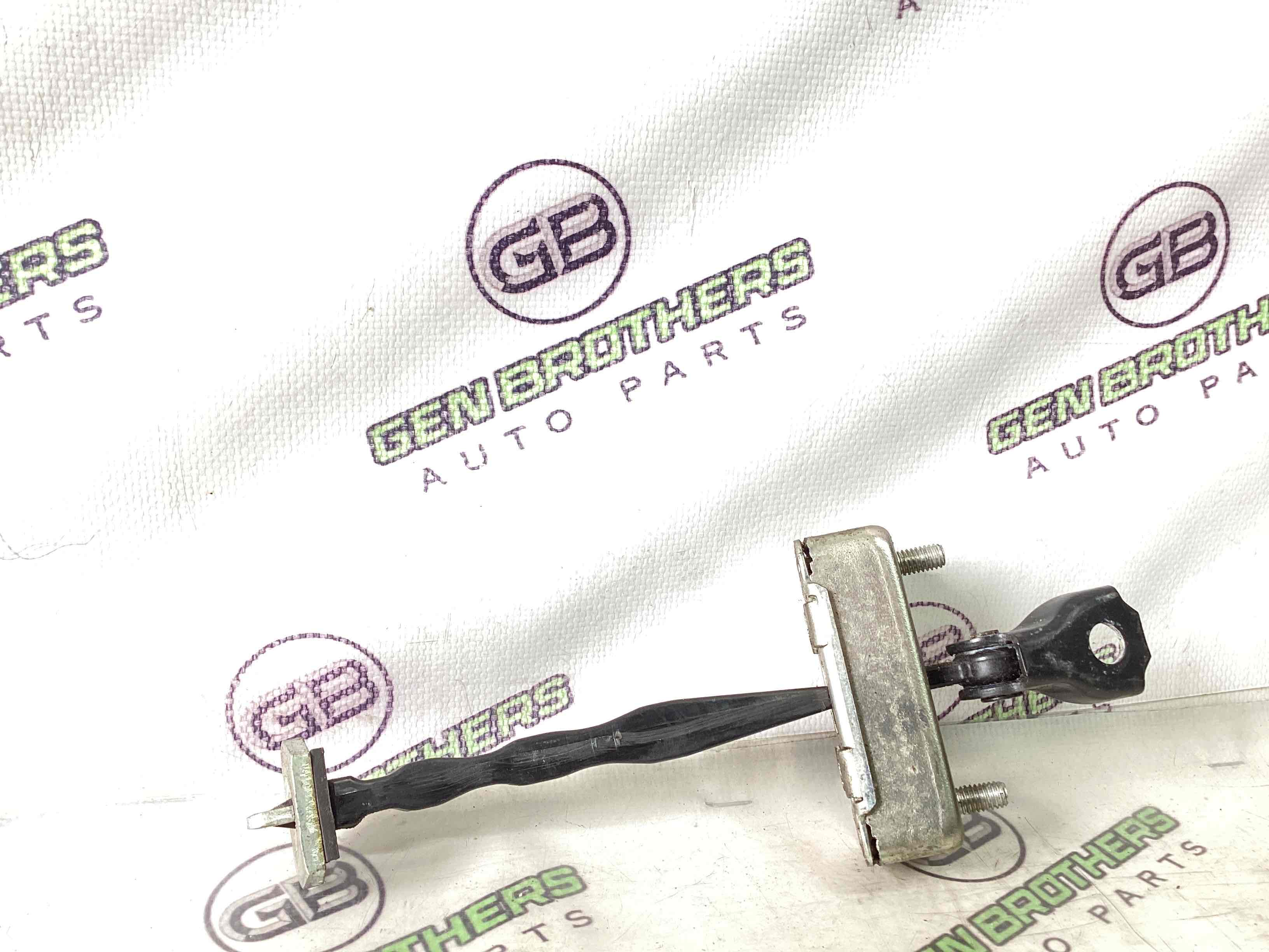 Обмежувач відчинення дверей