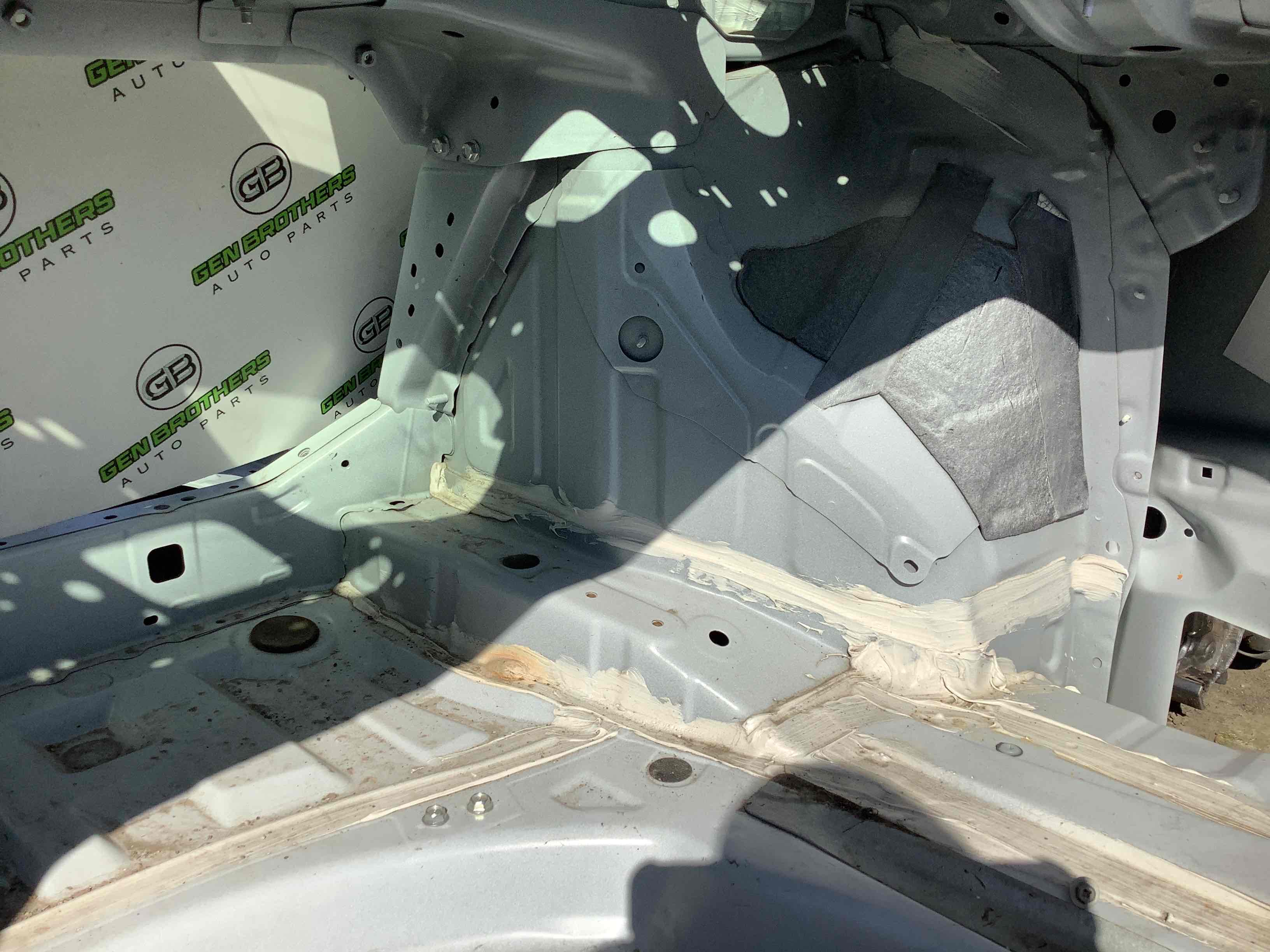 Корито багажника