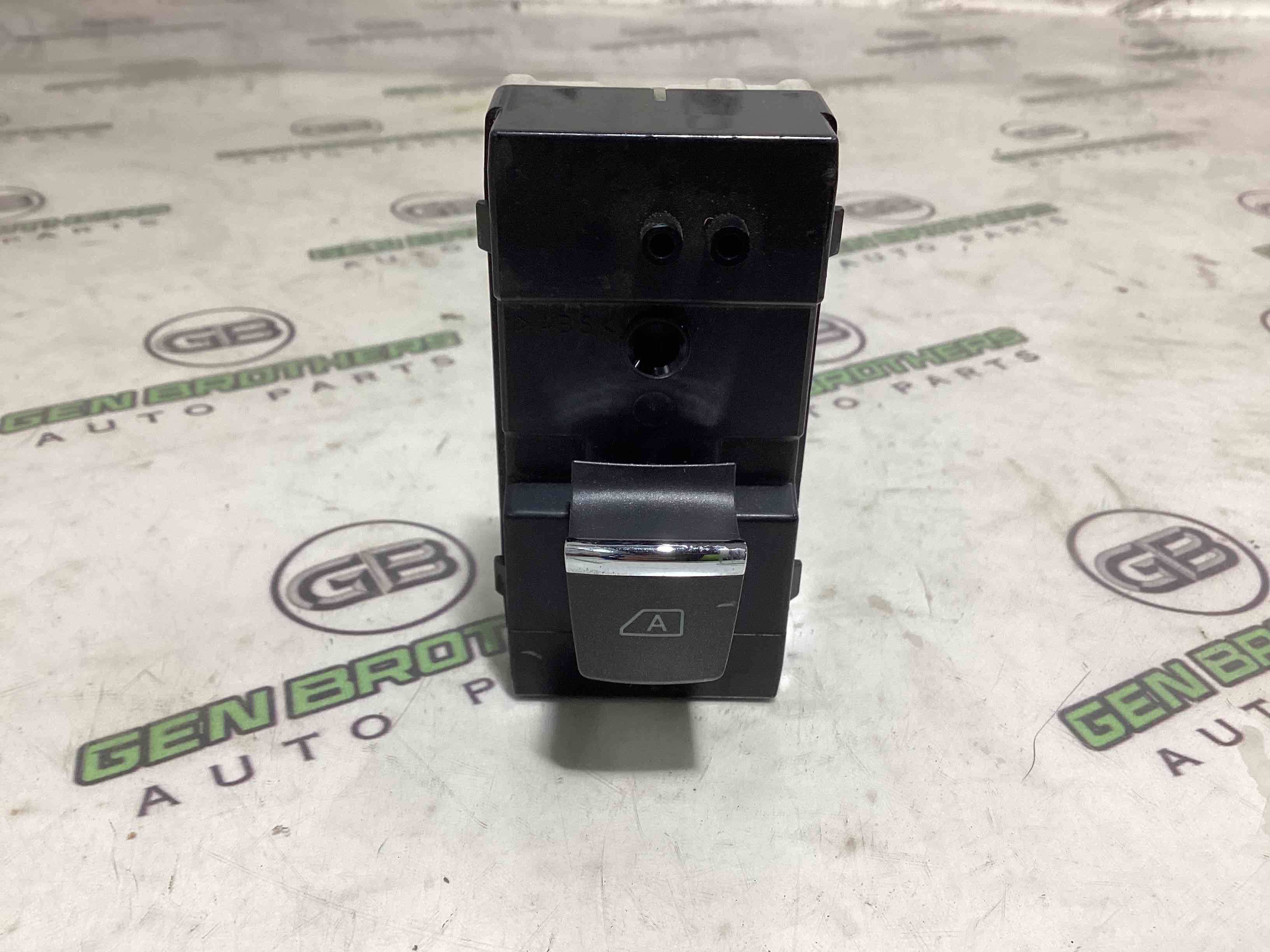 Кнопки керування склопідйомниками