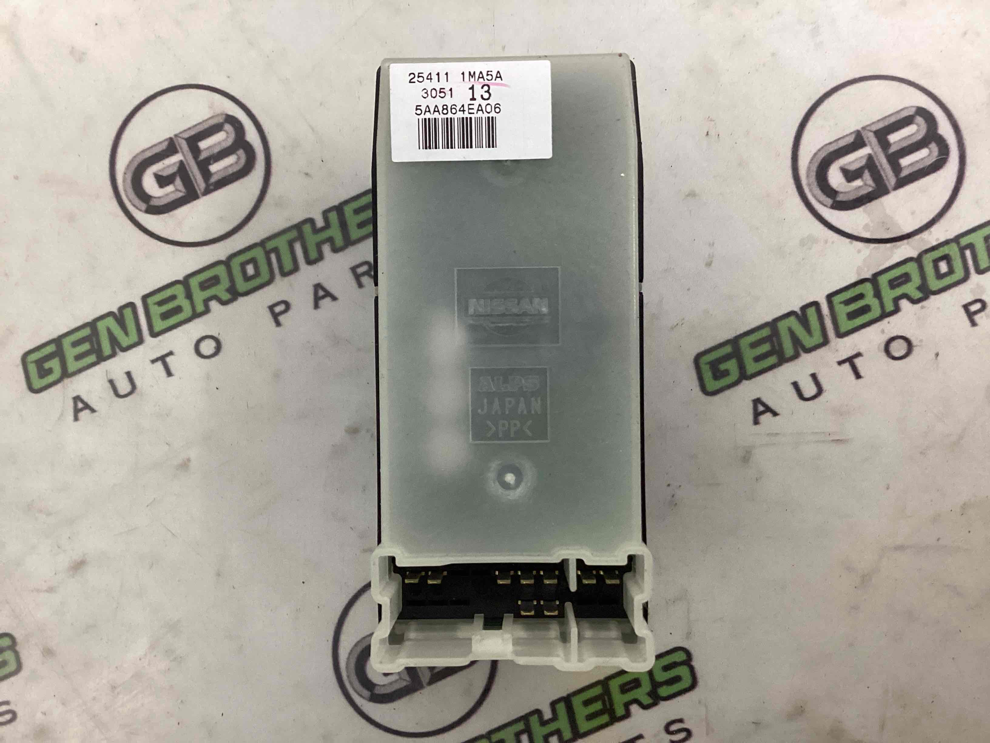 Кнопки керування склопідйомниками