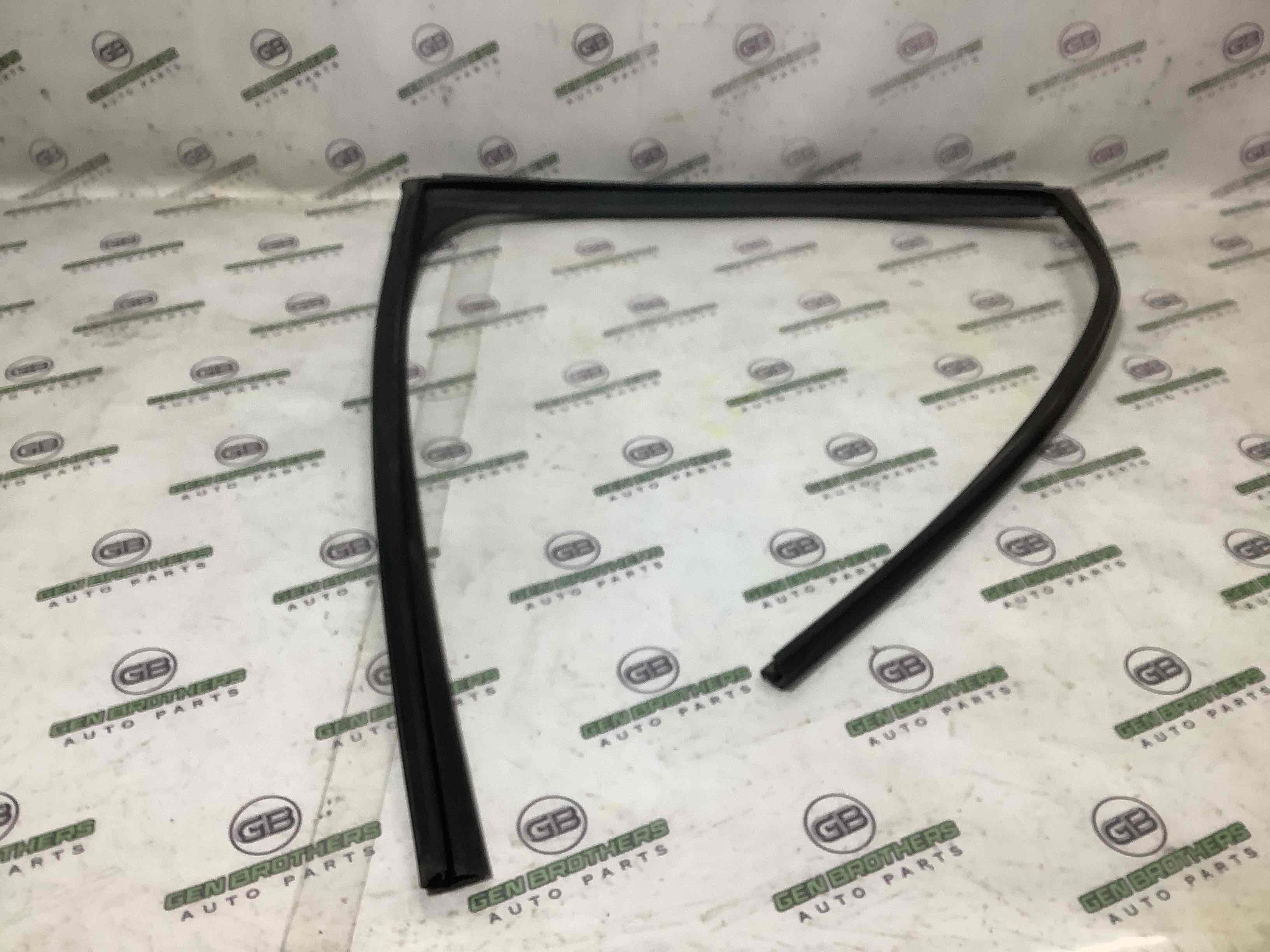 Ущільнювач скла, двері