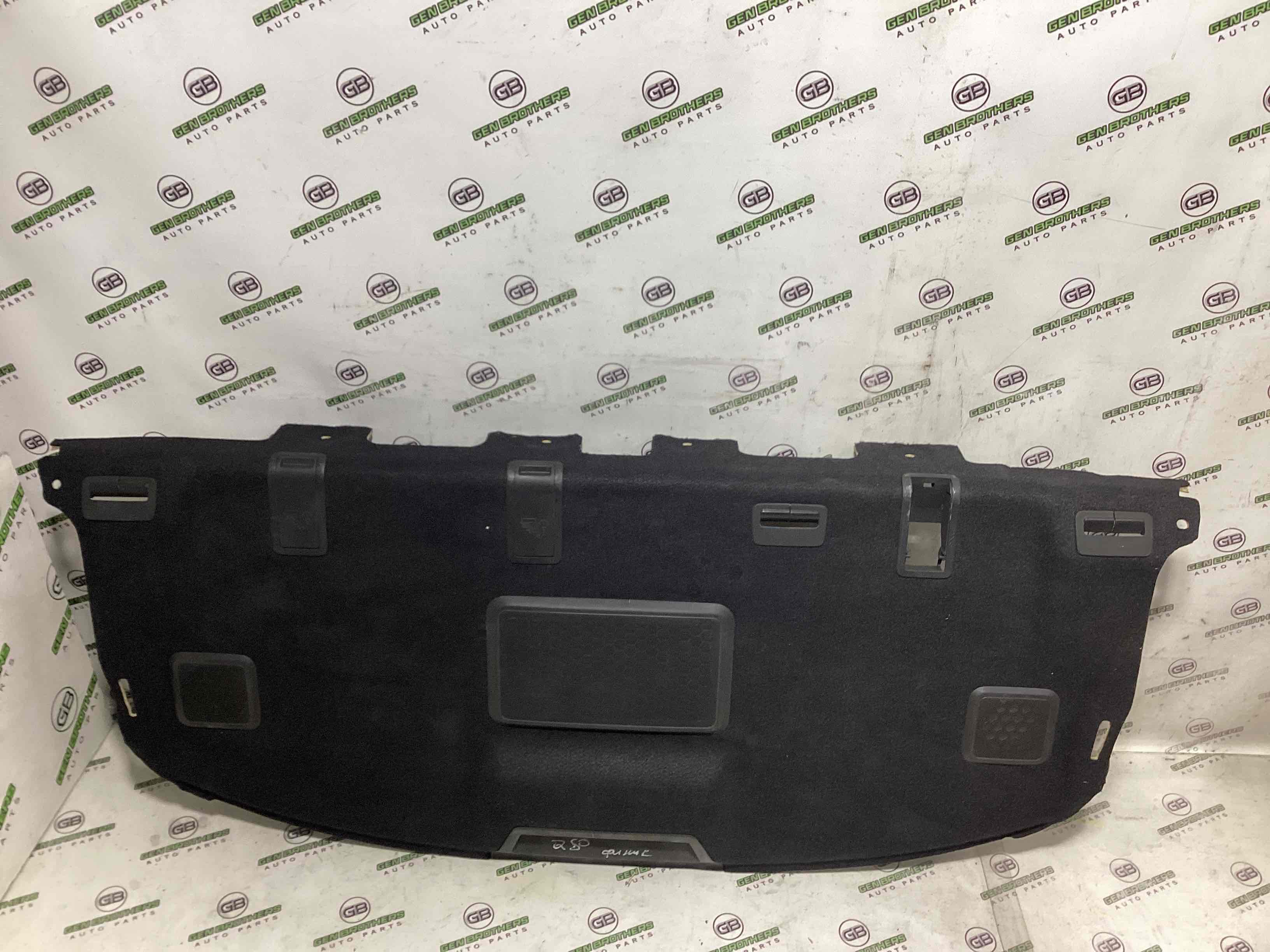 Обшивка задньої полиці