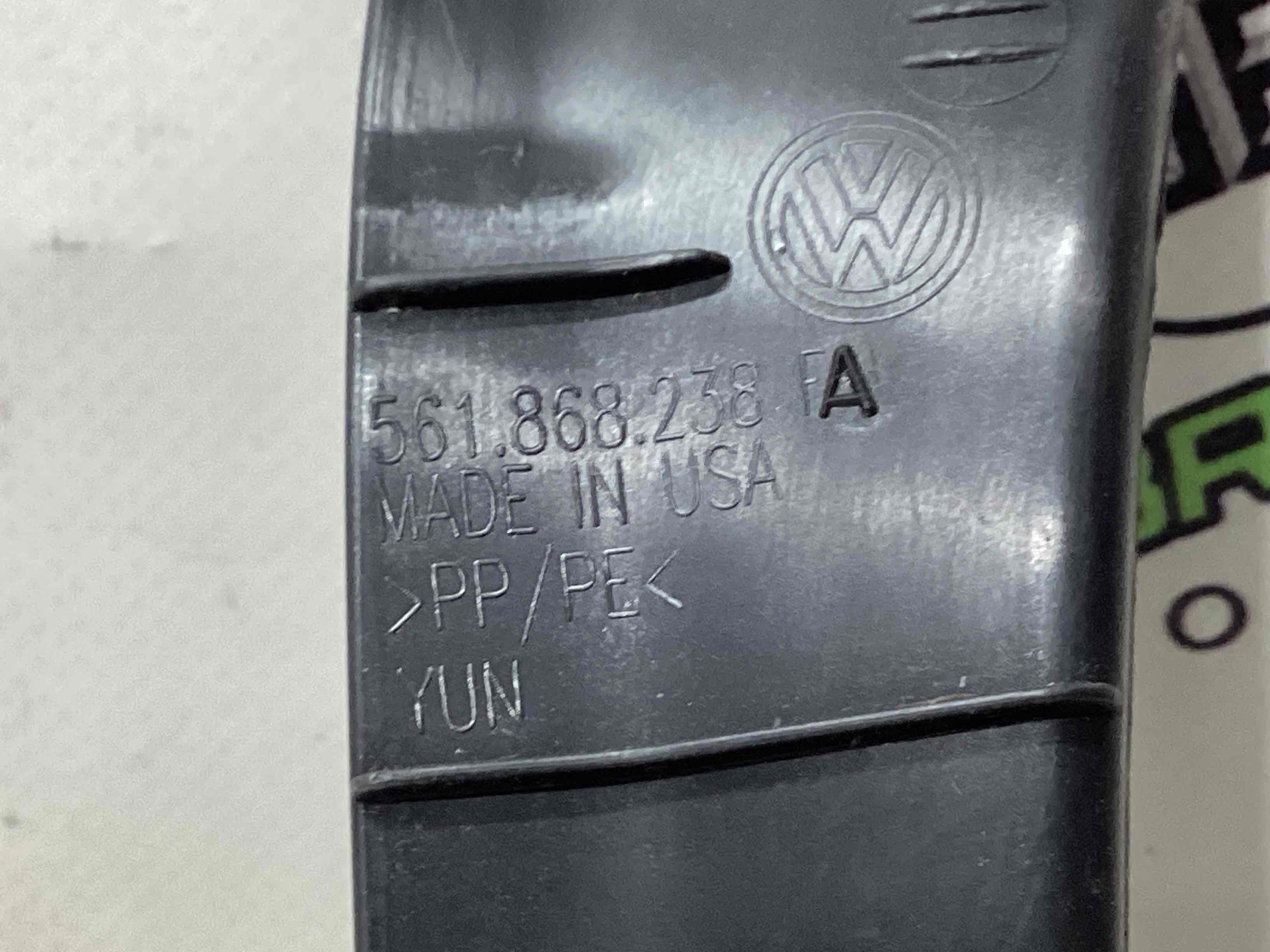 Обшивка передньої стійки права