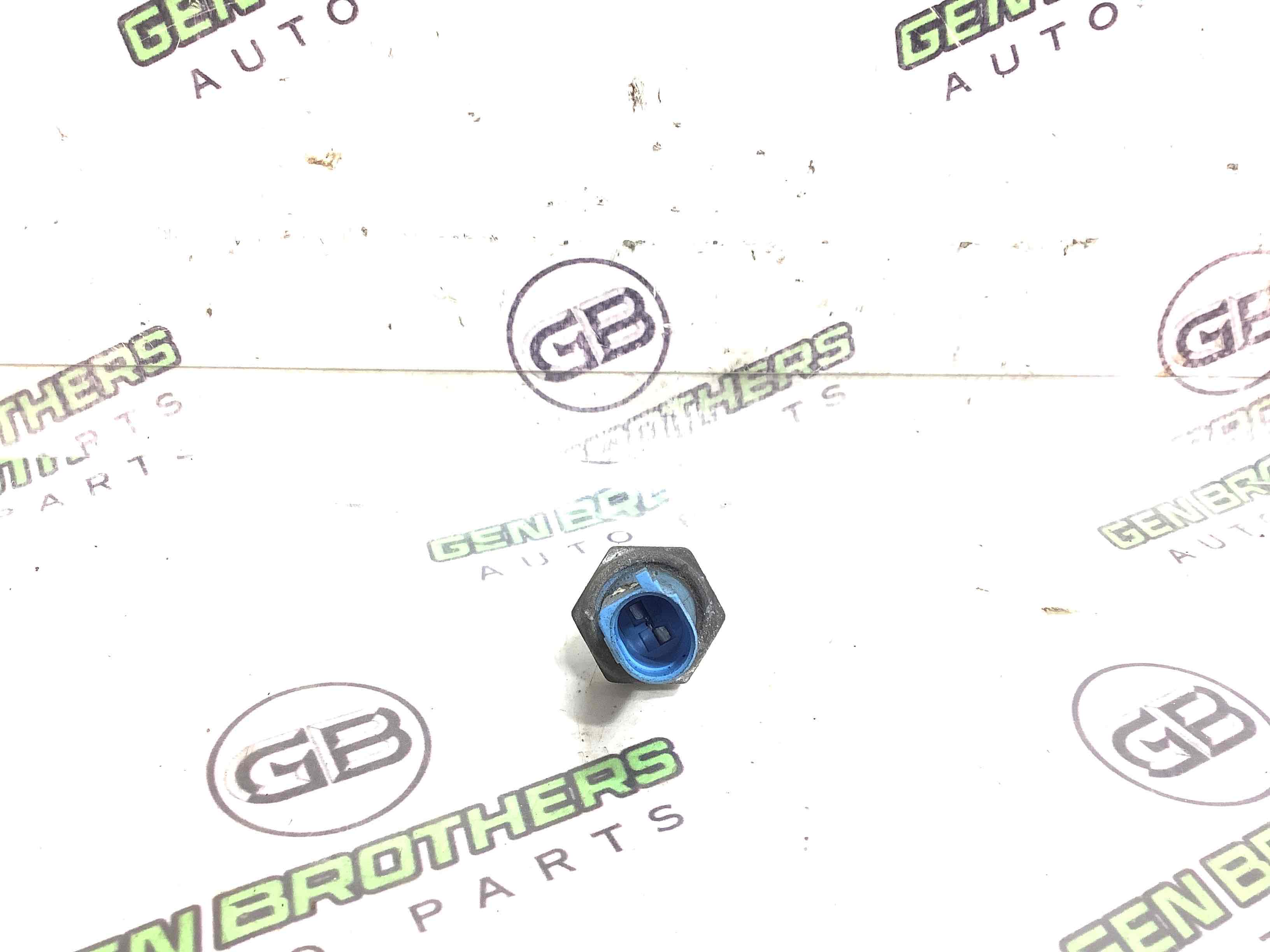 Датчик тиску олії