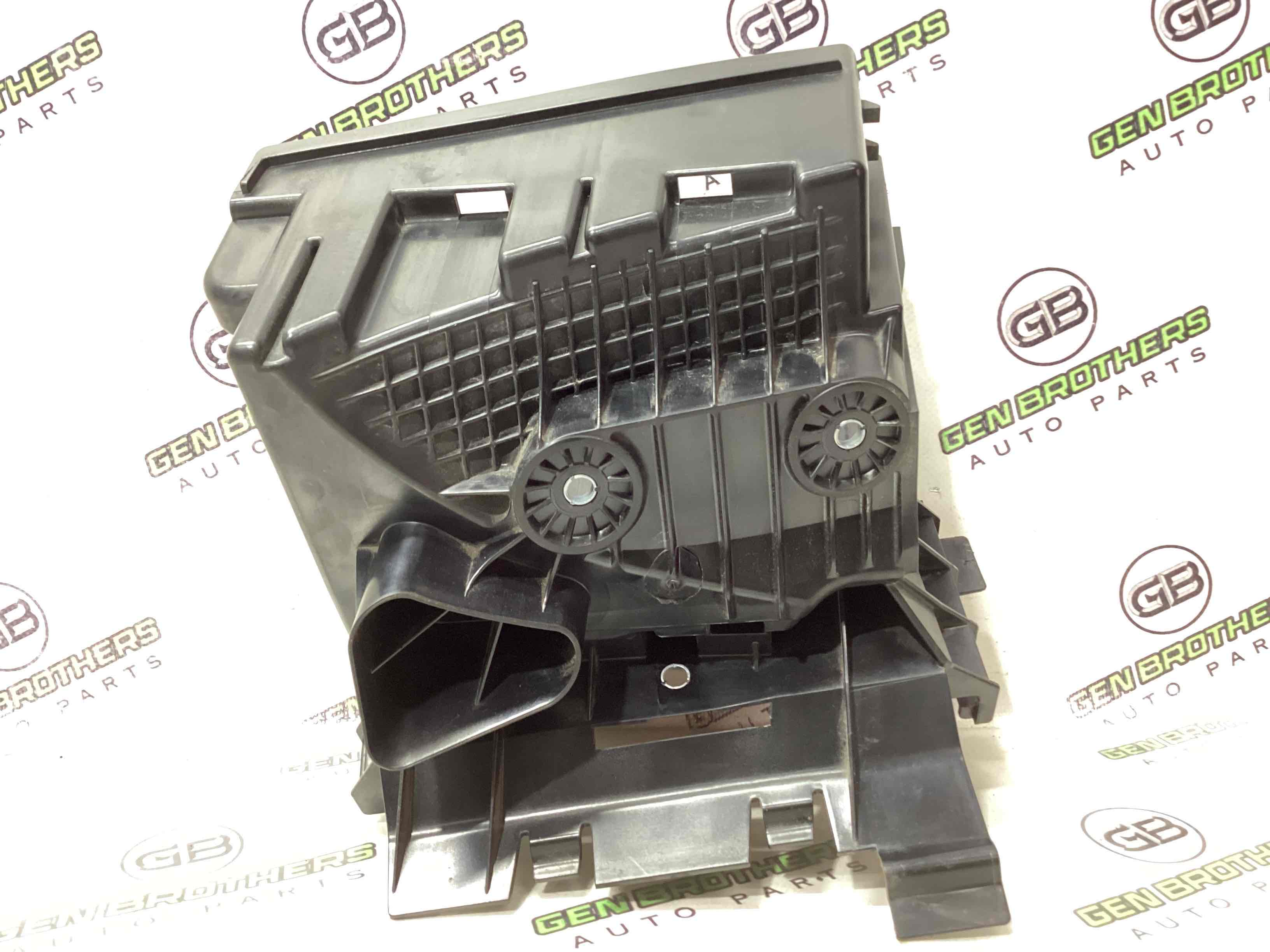 Кришка корпус блоку запобіжників