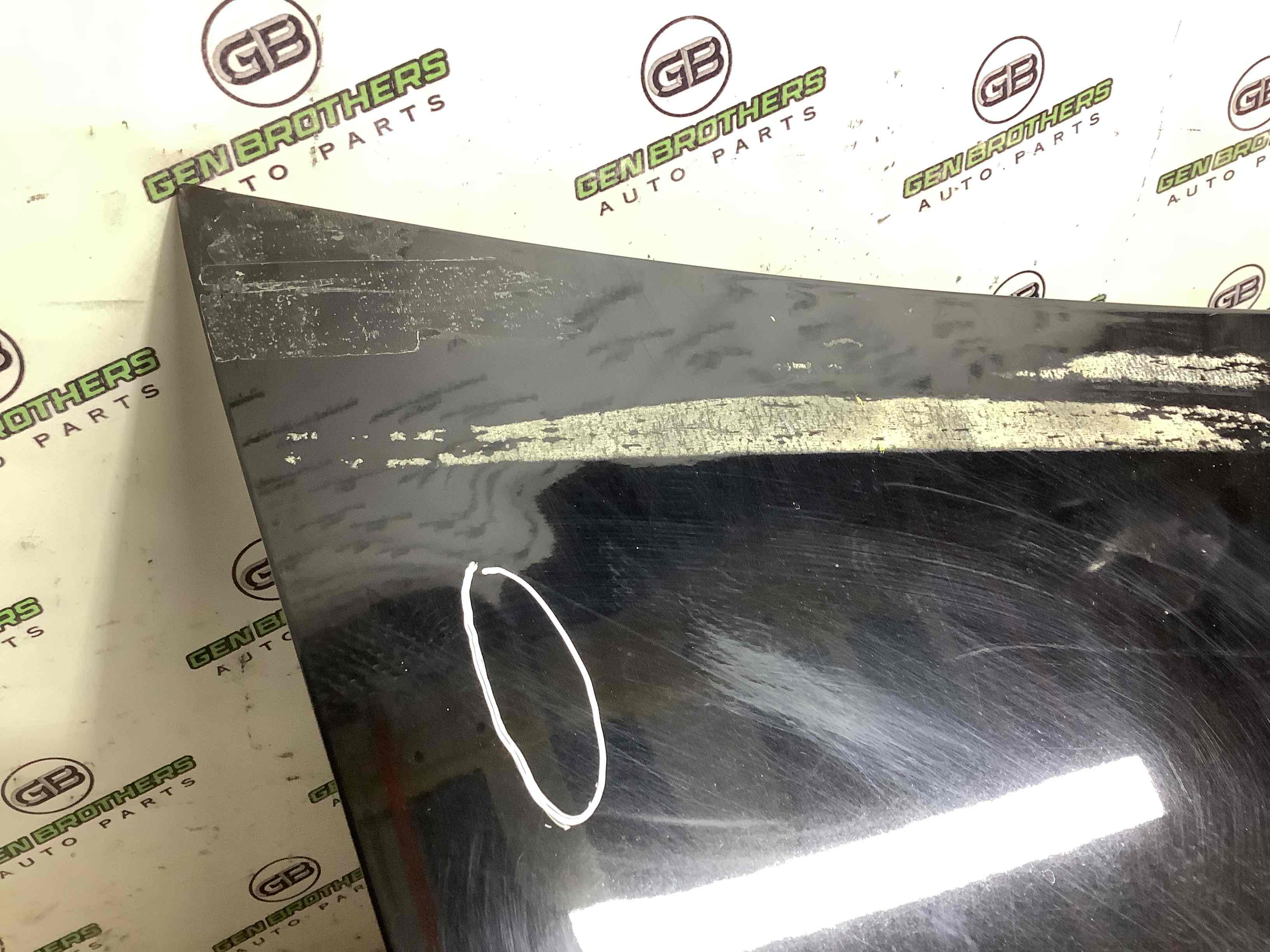 Кришка багажника, двері багажника