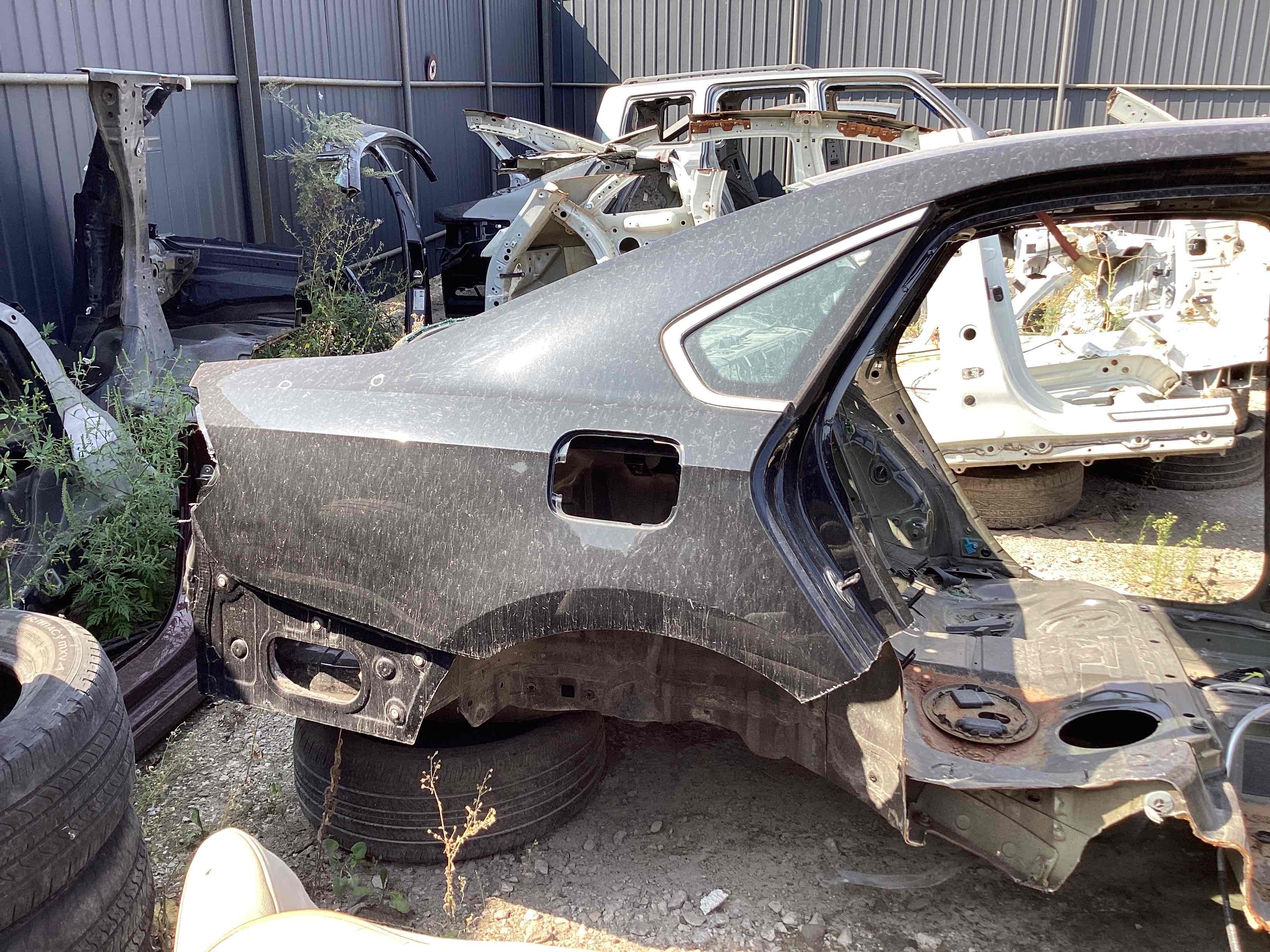 Чверть задня права