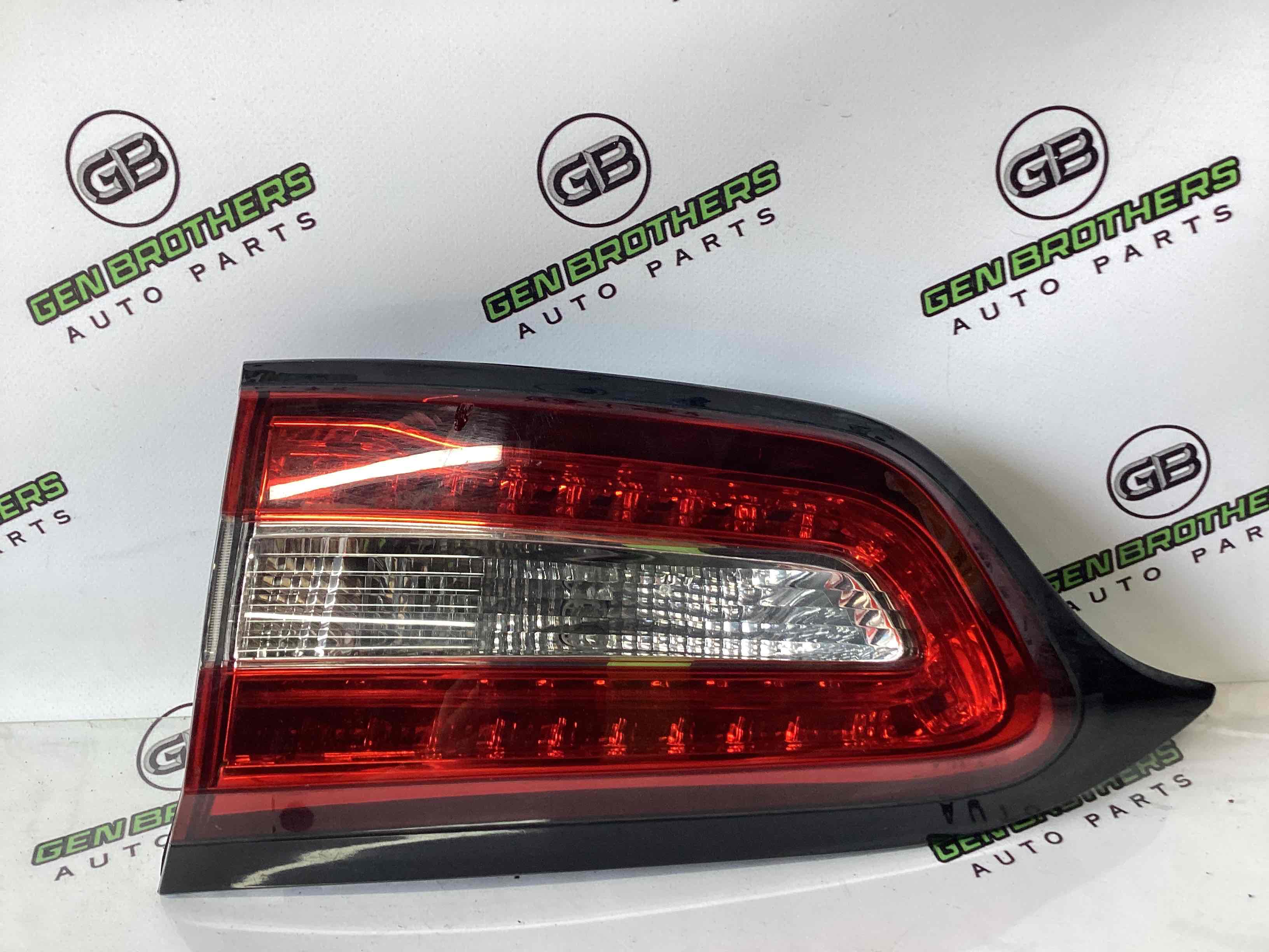 Ліхтар задній правий