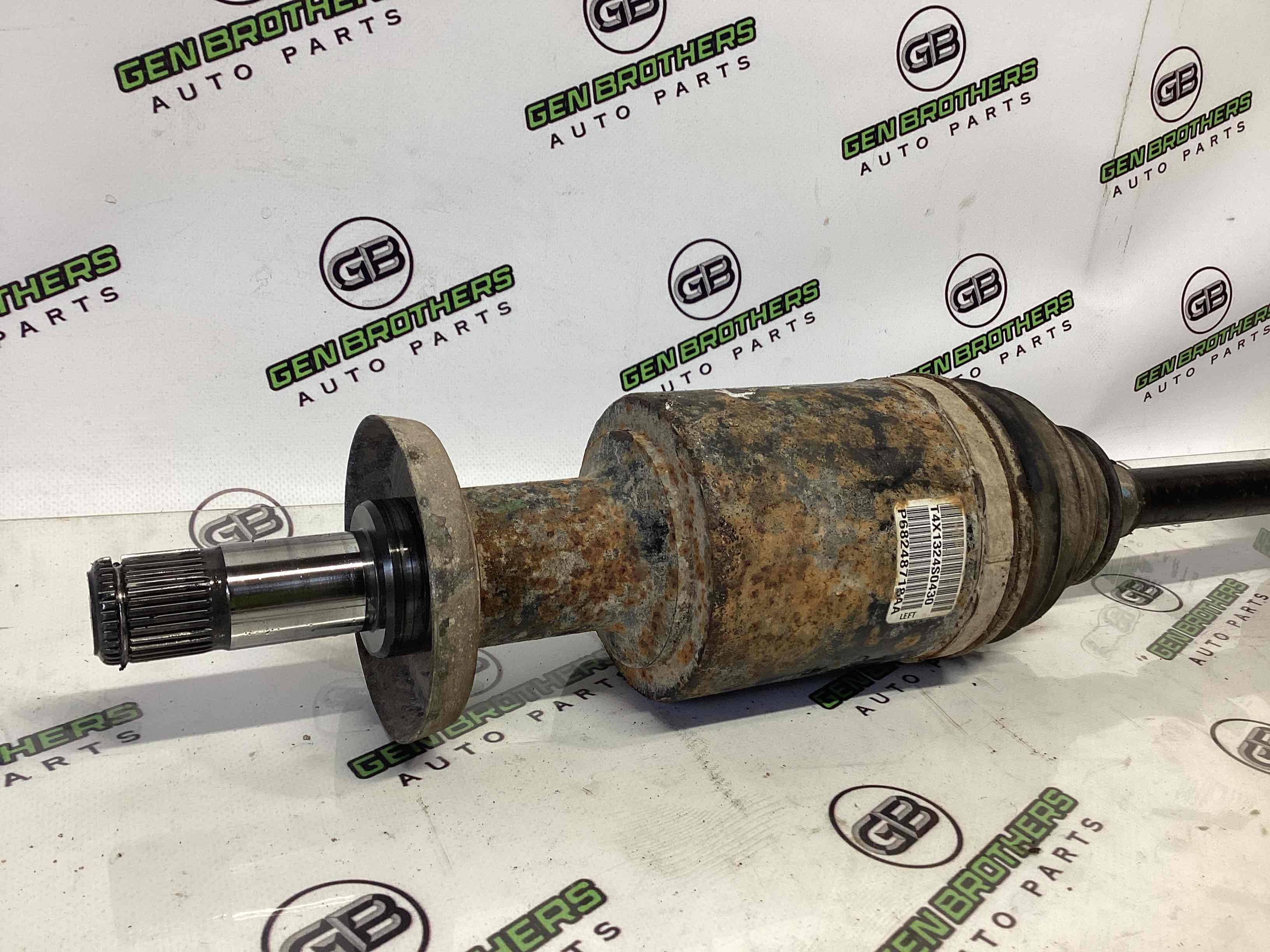 Привід піввісь задня права